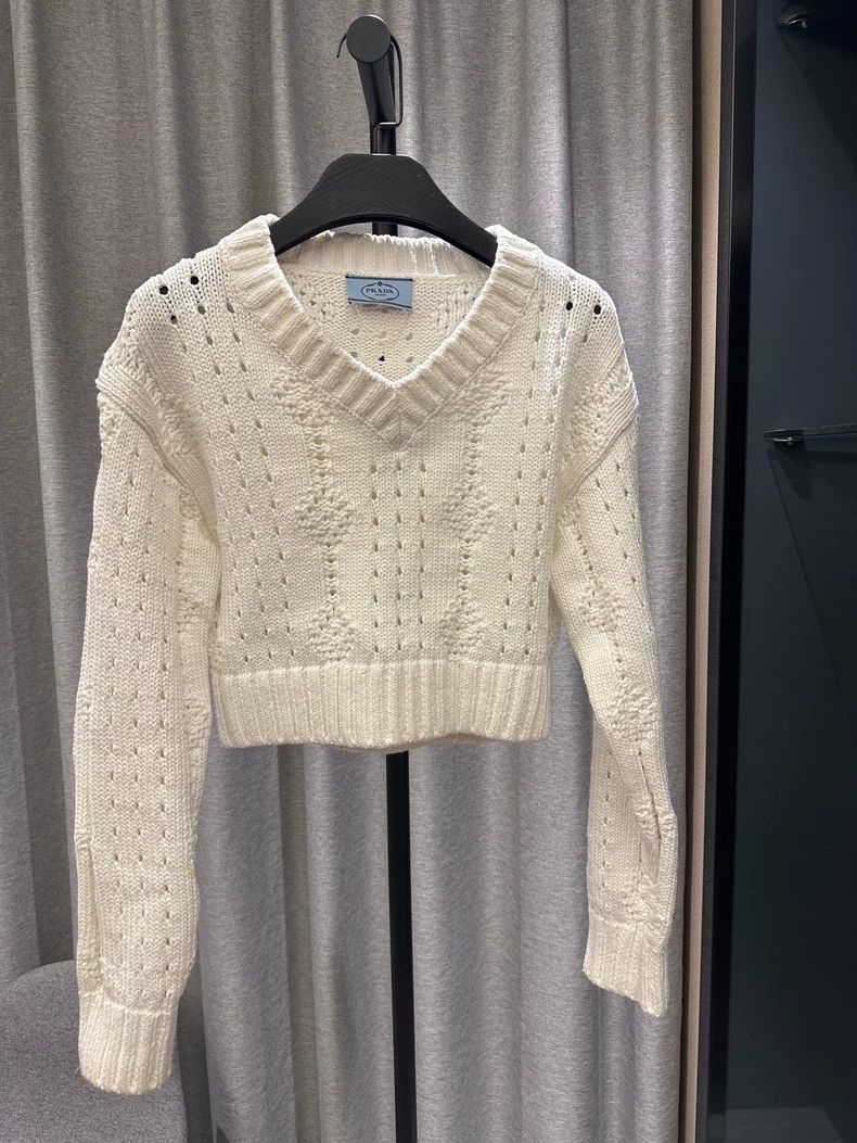 Prada PradaWhite V-neck triangle label knitted long-sleeved top 2 Size XS / US 0-2 / IT 36-38 - 1 Thumbnail