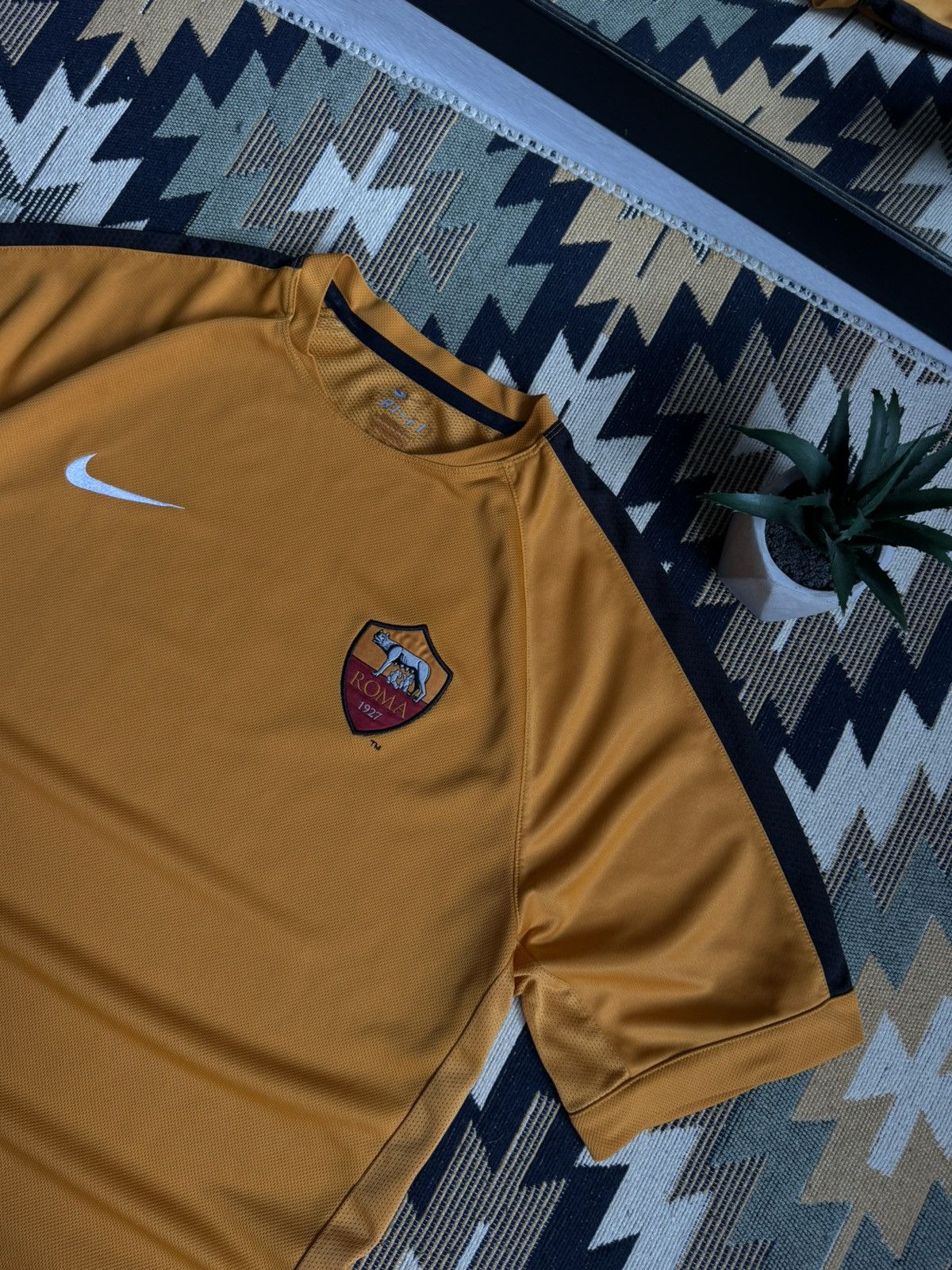 Nike Vintage Nike Roma 2014-15 Soccer Blockcore Jersey Size US M / EU 48-50 / 2 - 5 Thumbnail