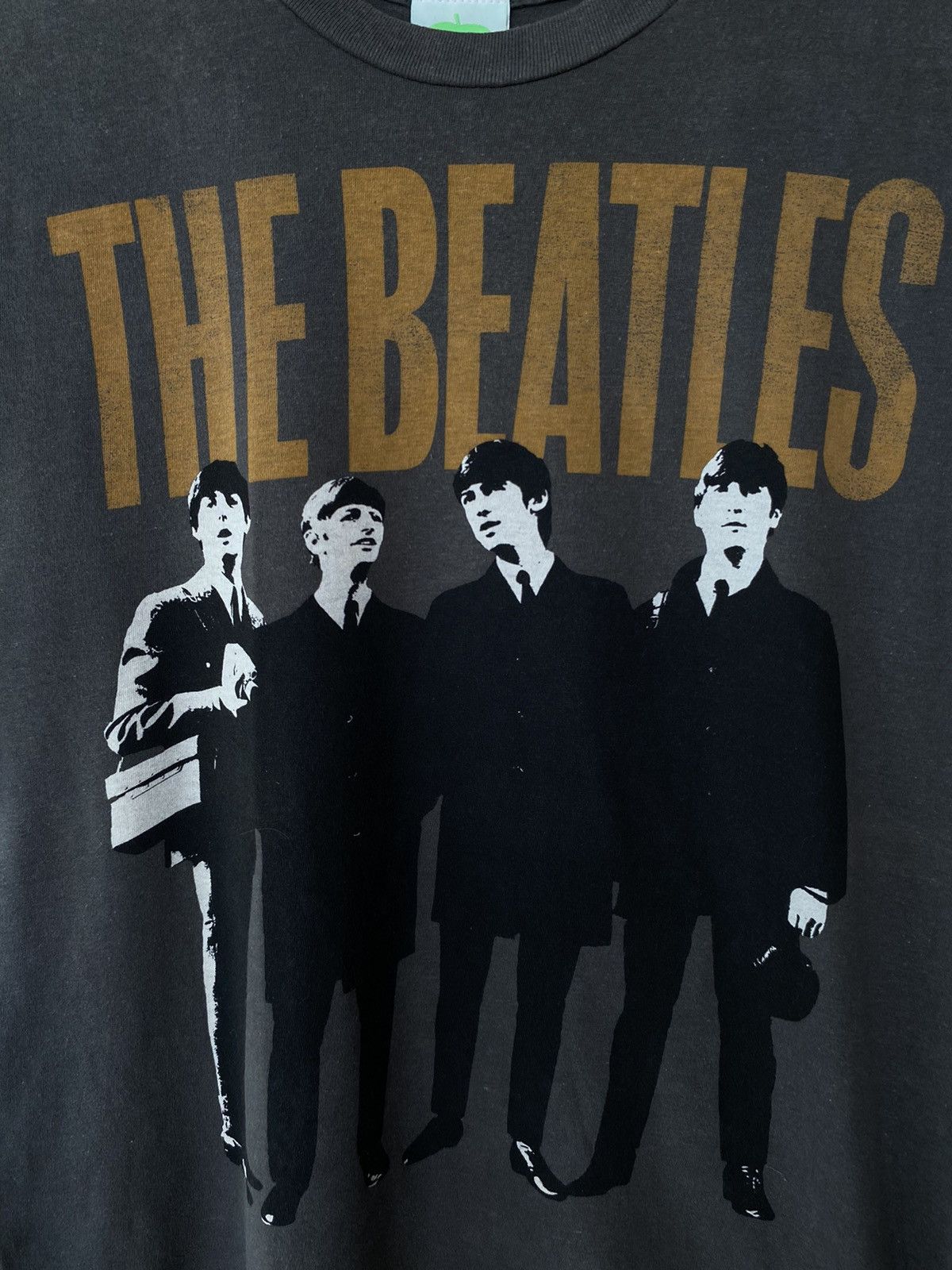 Vintage Vintage 2005 The Beatles Band Tees Size M Size US M / EU 48-50 / 2 - 4 Thumbnail