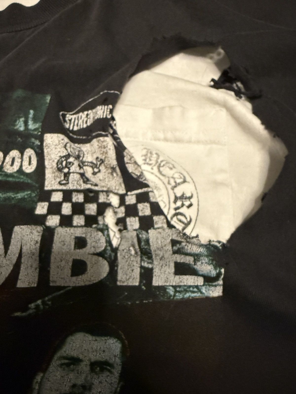 Vintage TRASHED white zombie 1993 Size US XL / EU 56 / 4 - 4 Thumbnail