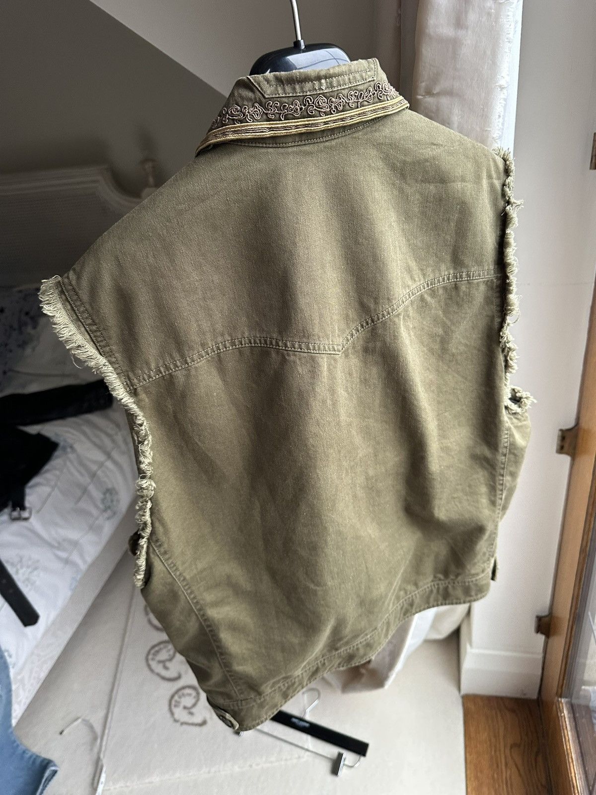 Saint Laurent Paris $2290 SS19 Saint Laurent sleeveless embroidered jacket 50 Size US M / EU 48-50 / 2 - 21 Thumbnail