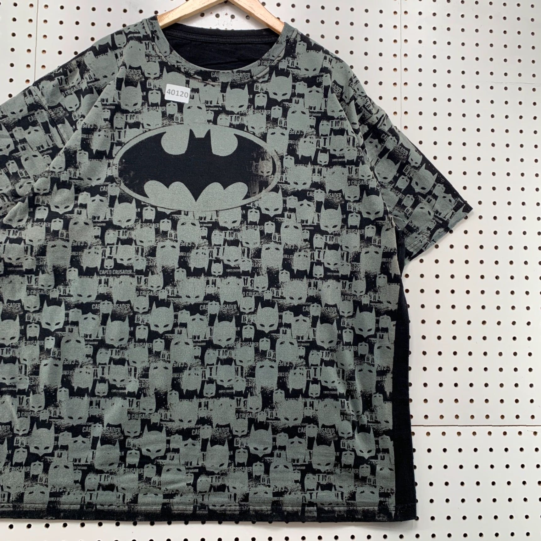Gloverall VINTAGE Batman Caped Crusader AOP Shirt Mens 2XL Black Gray All Over Print Size US XXL / EU 58 / 5 - 4 Thumbnail