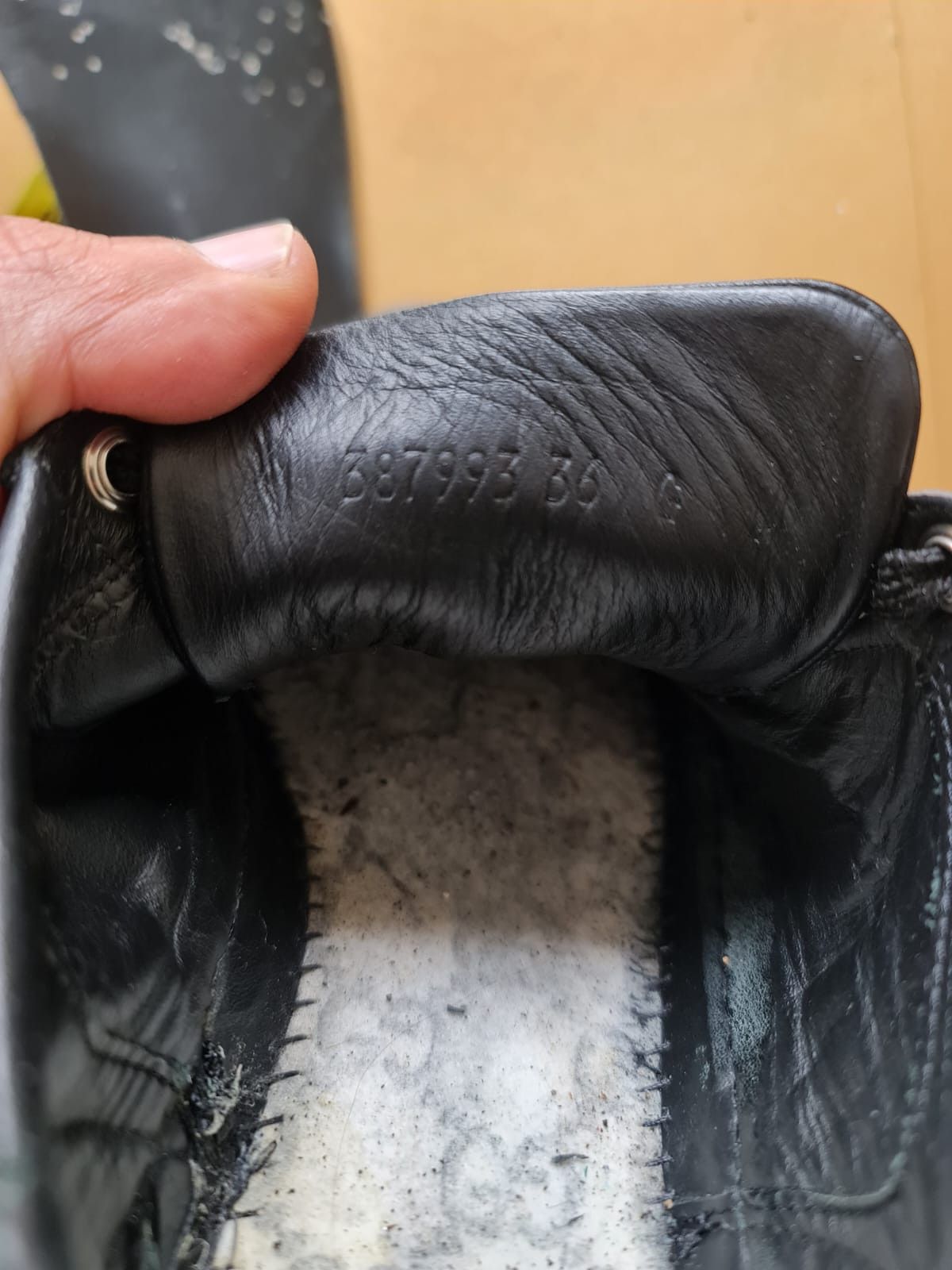 Gucci GUCCI ACE BLACK Unisex LEATHER SHOES TRAINERS SNEAKER Size US 5 / IT 35 - 12 Thumbnail