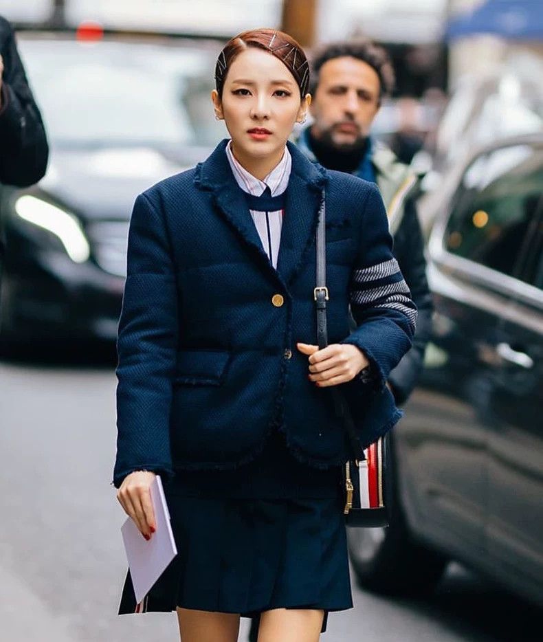 Thom Browne Thom Browne Dark blue pleated skirt with four bars Size 26" / US 2 / IT 38 - 9 Thumbnail