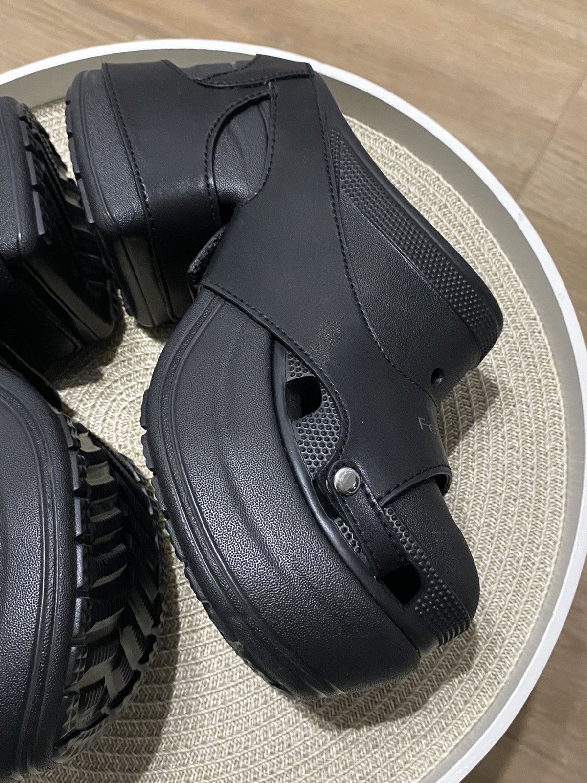 Crocs Crocs x Feng Chen Wang Black Siren Clogs M5 W7 Authentic Size US 7 / IT 37 - 6 Thumbnail