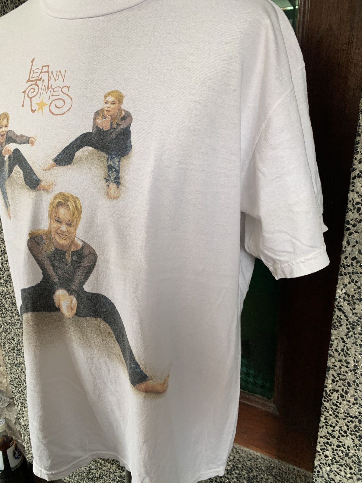 Vintage Vintage 90s Leann Rimes American Singer Tour T shirt Size US L / EU 52-54 / 3 - 3 Thumbnail