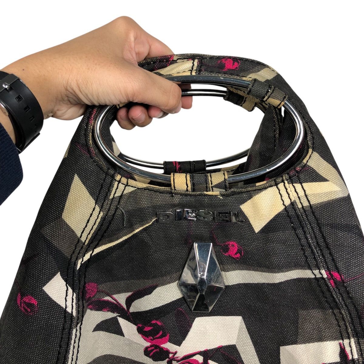 Diesel × Diesel Black Gold × Japanese Brand 📌Handbag/Shoulder Bag Diesel Over Print Design Size ONE SIZE - 11 Thumbnail