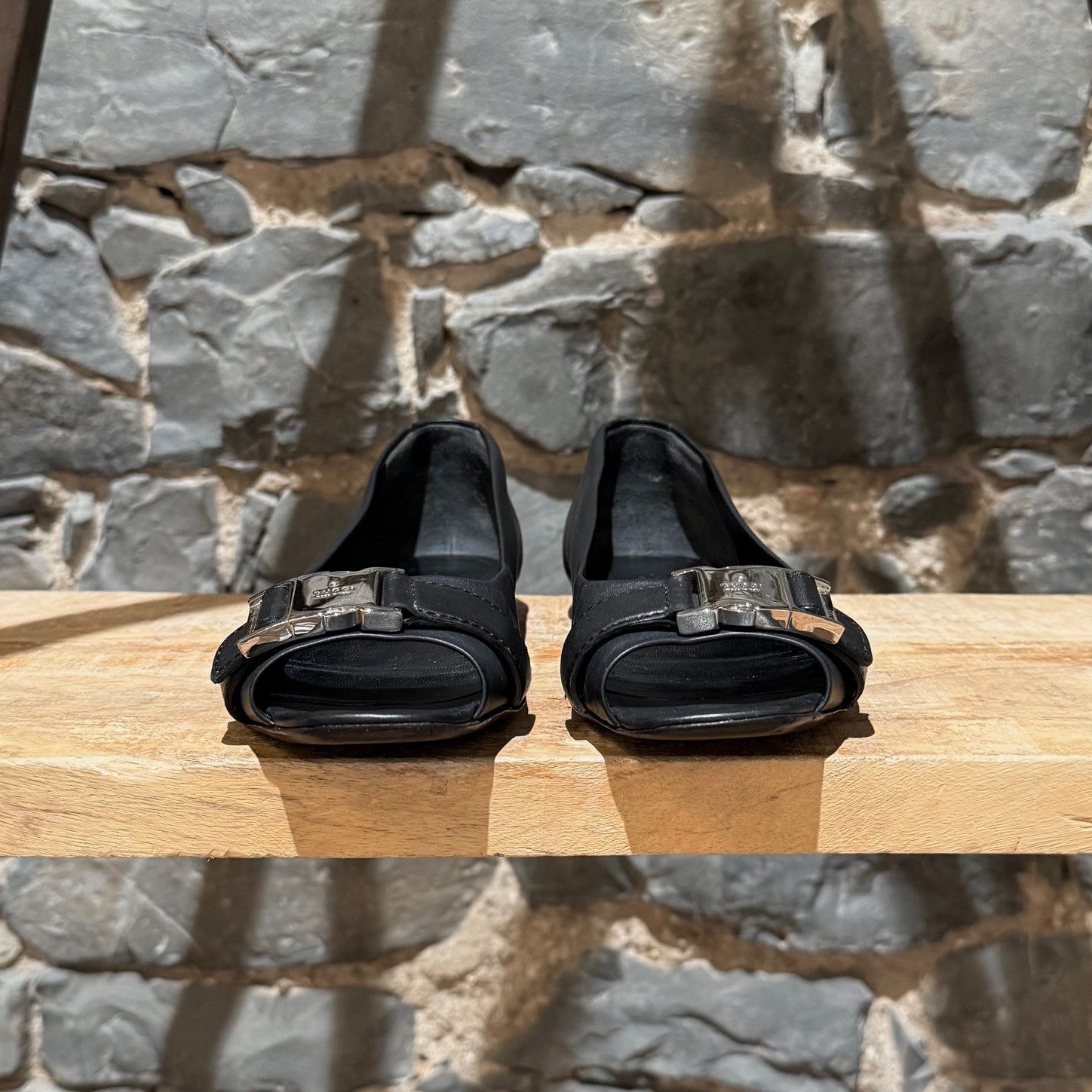 Gucci Gucci Black Leather Buckle Accent Open Toe Flats Size US 8.5 / IT 38.5 - 3 Thumbnail