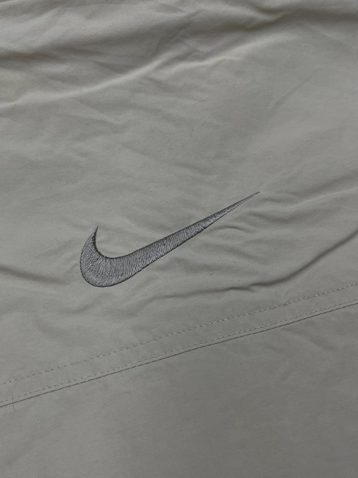 Nike Vintage Nike Big Logo Nylon Jacket Swoosh Drill Y2K ACG TN Size US M / EU 48-50 / 2 - 4 Thumbnail