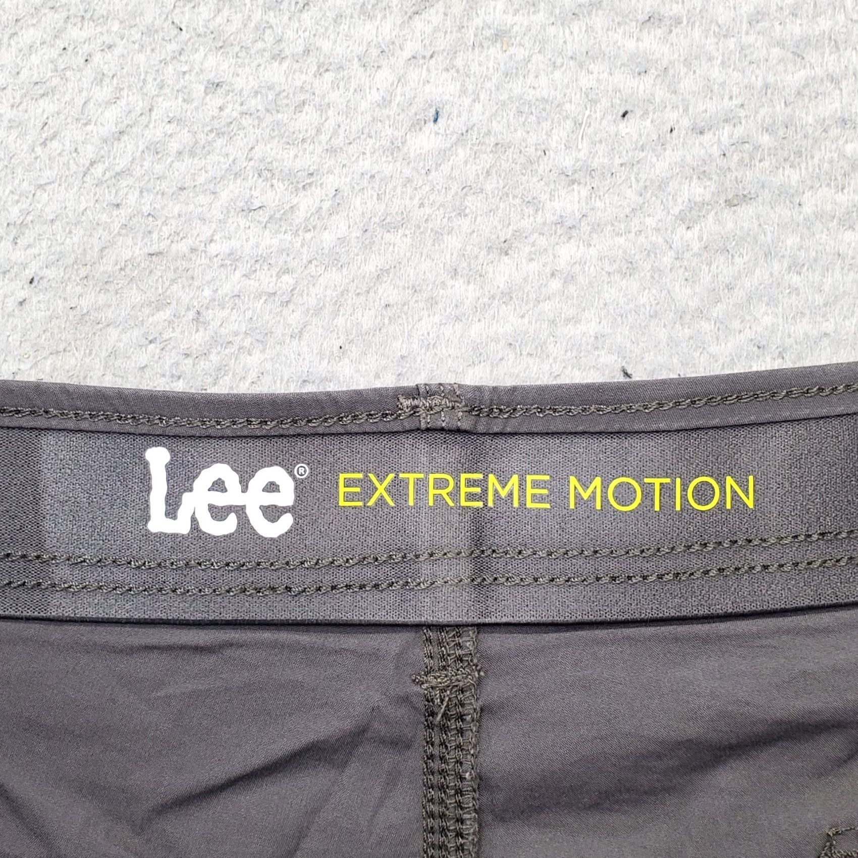 Lee Lee Mens Cargo Shorts 50 Gray Extreme Motion Relaxed Fit Cargo Pocket Cotton Flat Front Waistband 10.25 Inseam Size US 34 / EU 50 - 6 Thumbnail