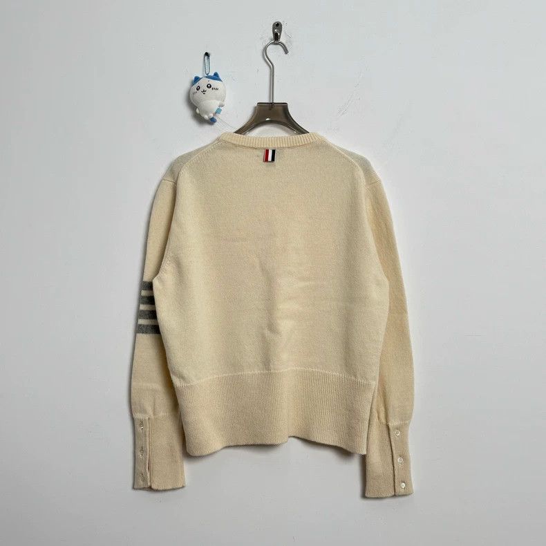 Thom Browne Thom Browne New beige four-striped sweater 2503-Nextarrow Size US XXL / EU 58 / 5 - 3 Thumbnail