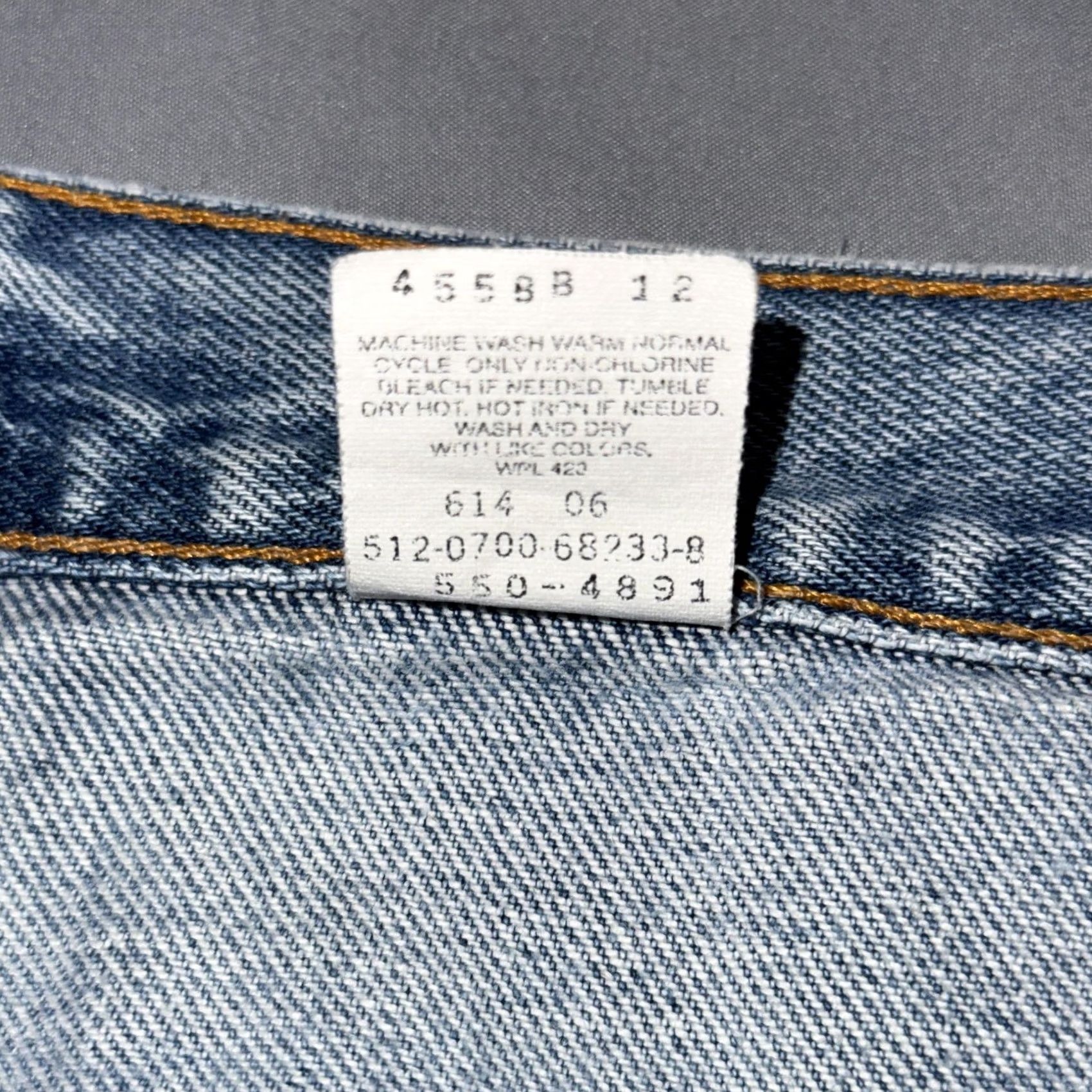 Levi's VINTAGE Levi's Jeans 550 Mens 34x36 Light Wash Relaxed Fit Tapered Denim 90s Pants Mens Jeans Blue 550 Relaxed Fit Tapered Leg W34 L36 Size US 34 / EU 50 - 6 Thumbnail