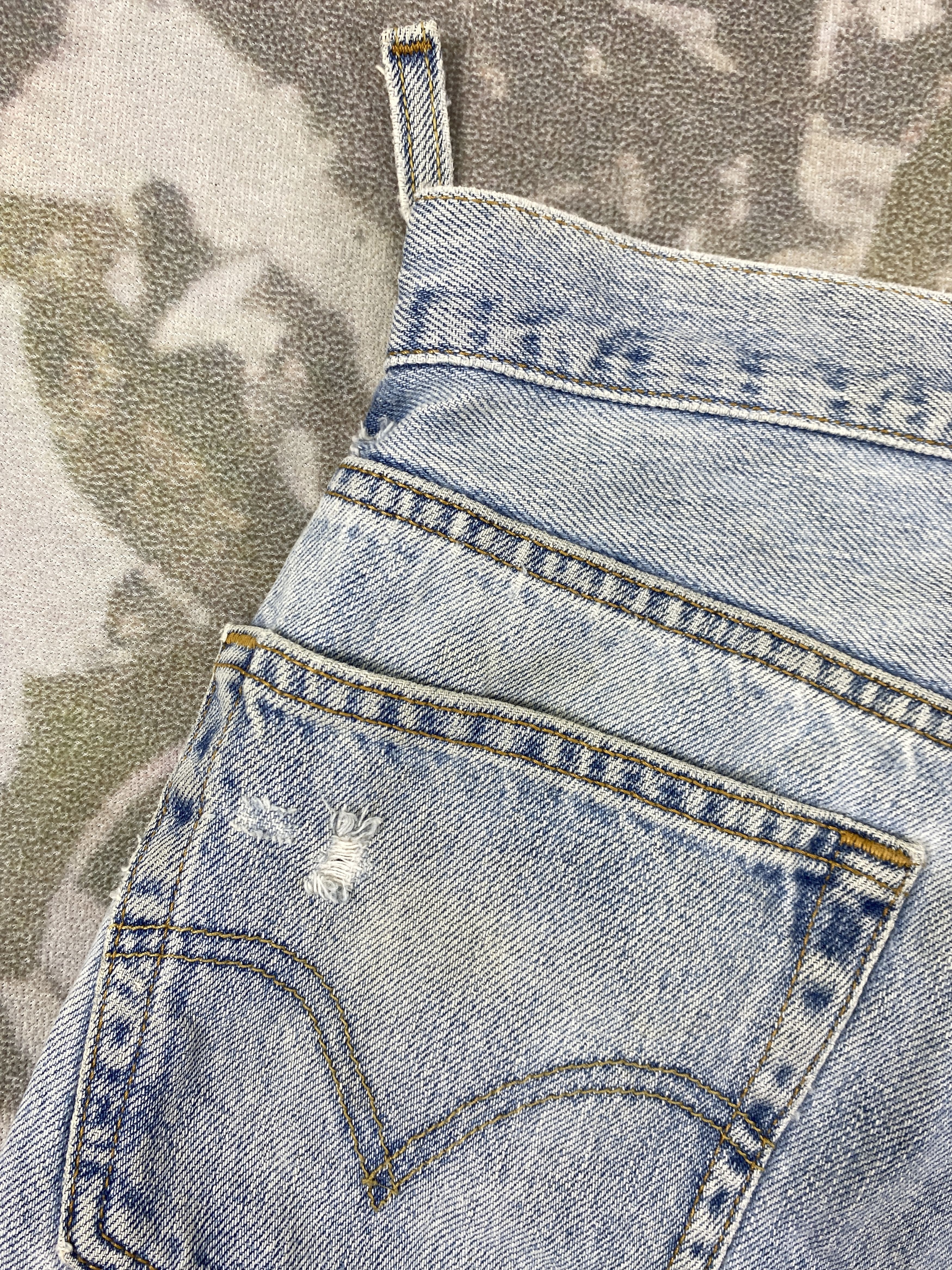 Levi's Light Wash Vintage Levi's 505 Regular Fit Denim 35x29 JN754 Size US 35 - 14 Thumbnail