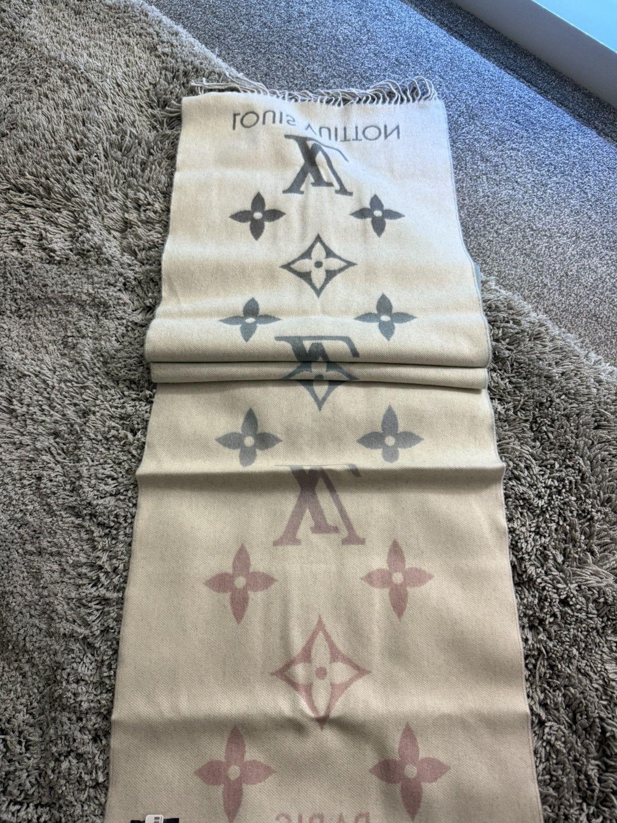 Louis Vuitton LOUIS VUITTON Cashmere Scarf Size ONE SIZE - 4 Thumbnail