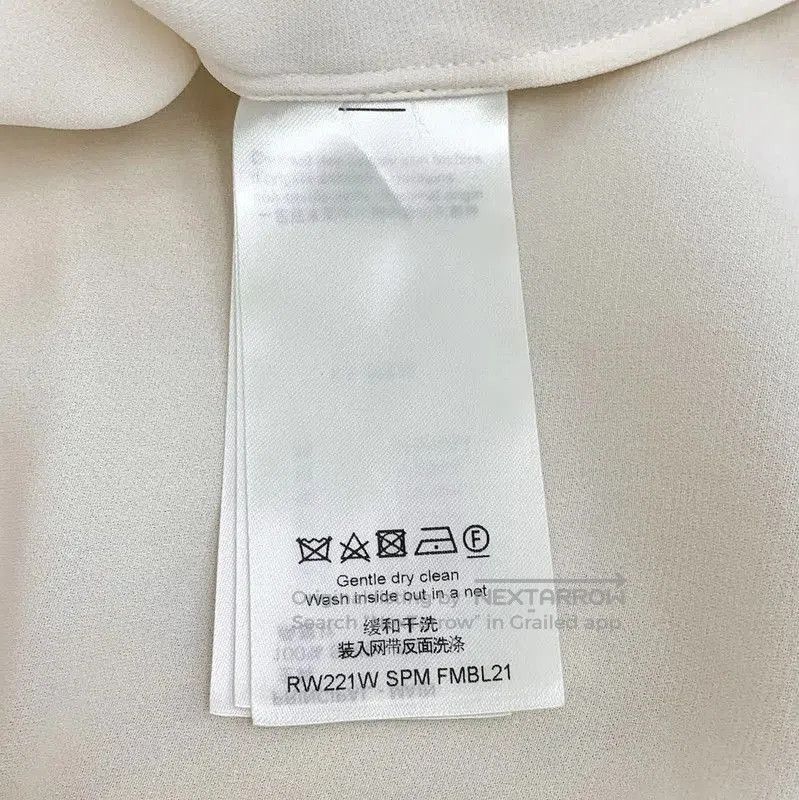 Louis Vuitton Louis Vuitton Beige Silk Ruffle Blouse . Size XS / US 0-2 / IT 36-38 - 5 Thumbnail