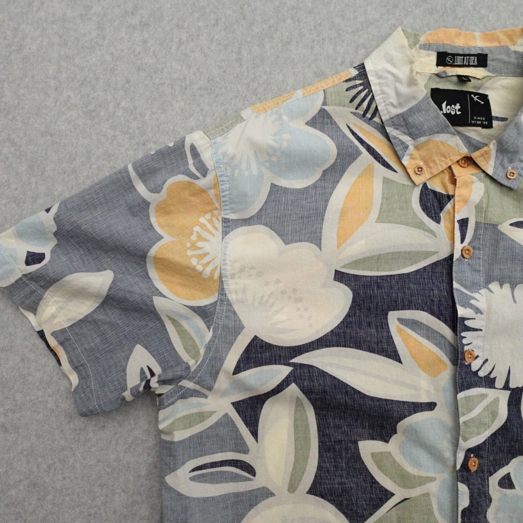 Vintage Lost Plaid Button up Shirt Mens Large w/ Pockets Surf Skate 30x23 Size US L / EU 52-54 / 3 - 6 Thumbnail