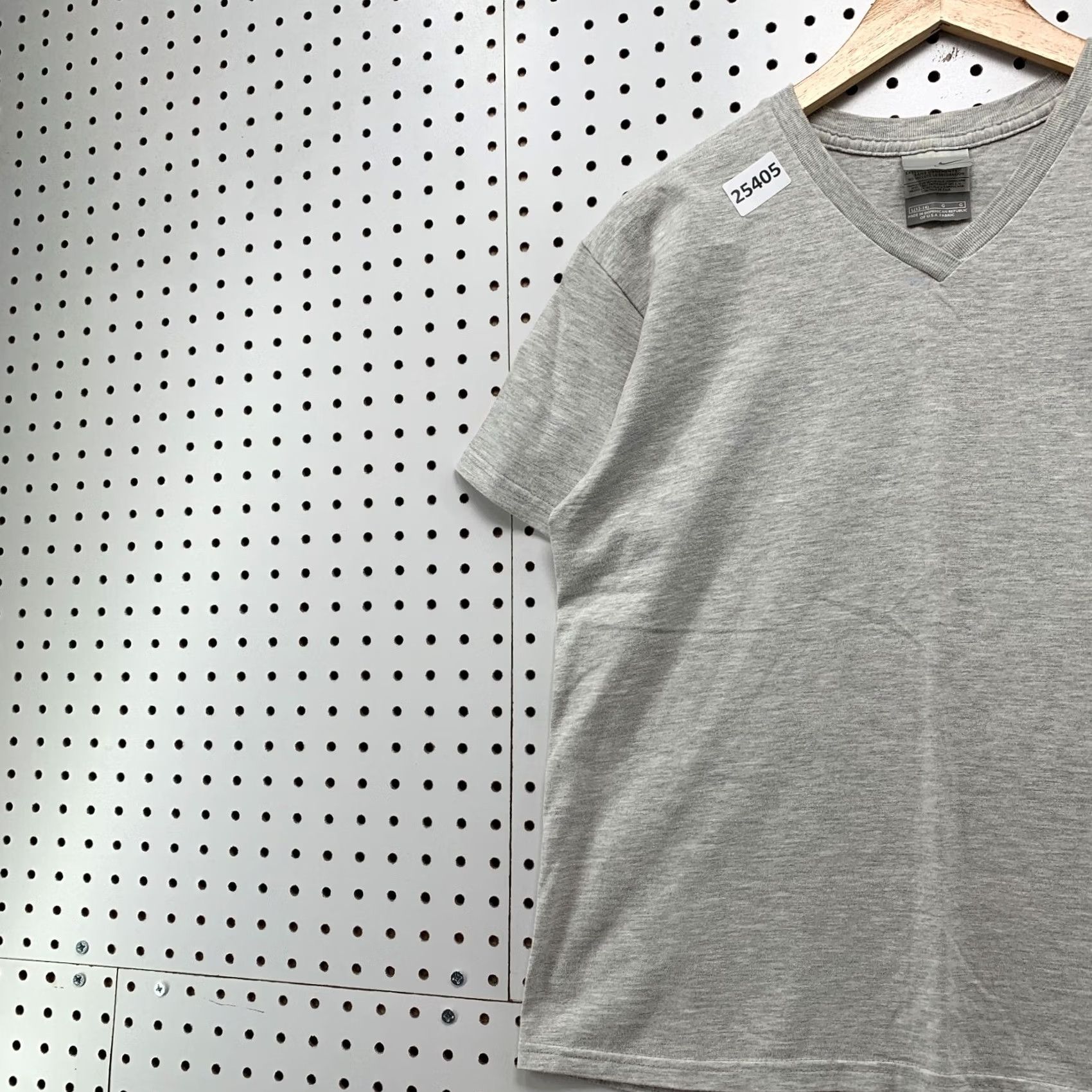 Nike VINTAGE Nike Shirt Gray White Embroidered Swoosh V Neck Womens L Size L / US 10 / IT 46 - 3 Thumbnail