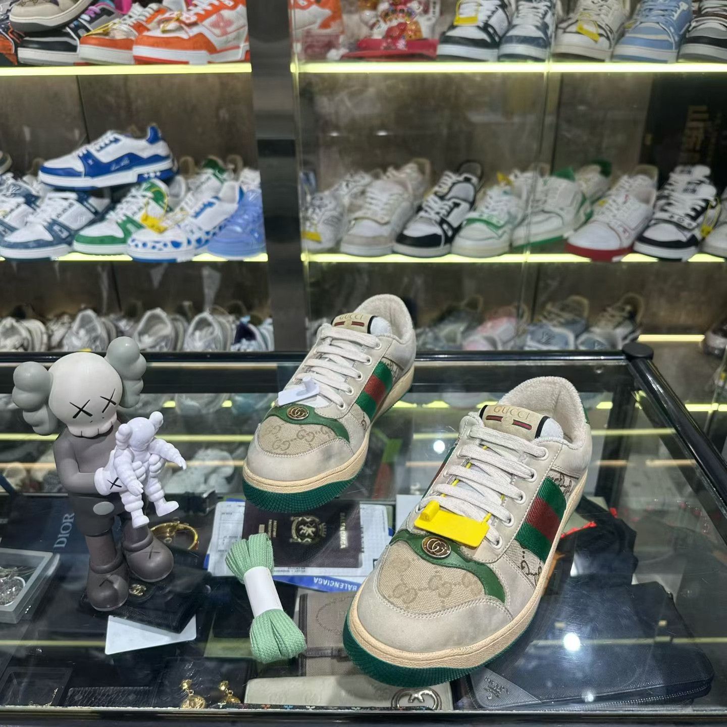 Gucci Gucci Orange Lowtop Sneakers 8 Men Size US 8 / EU 41 - 1 Thumbnail