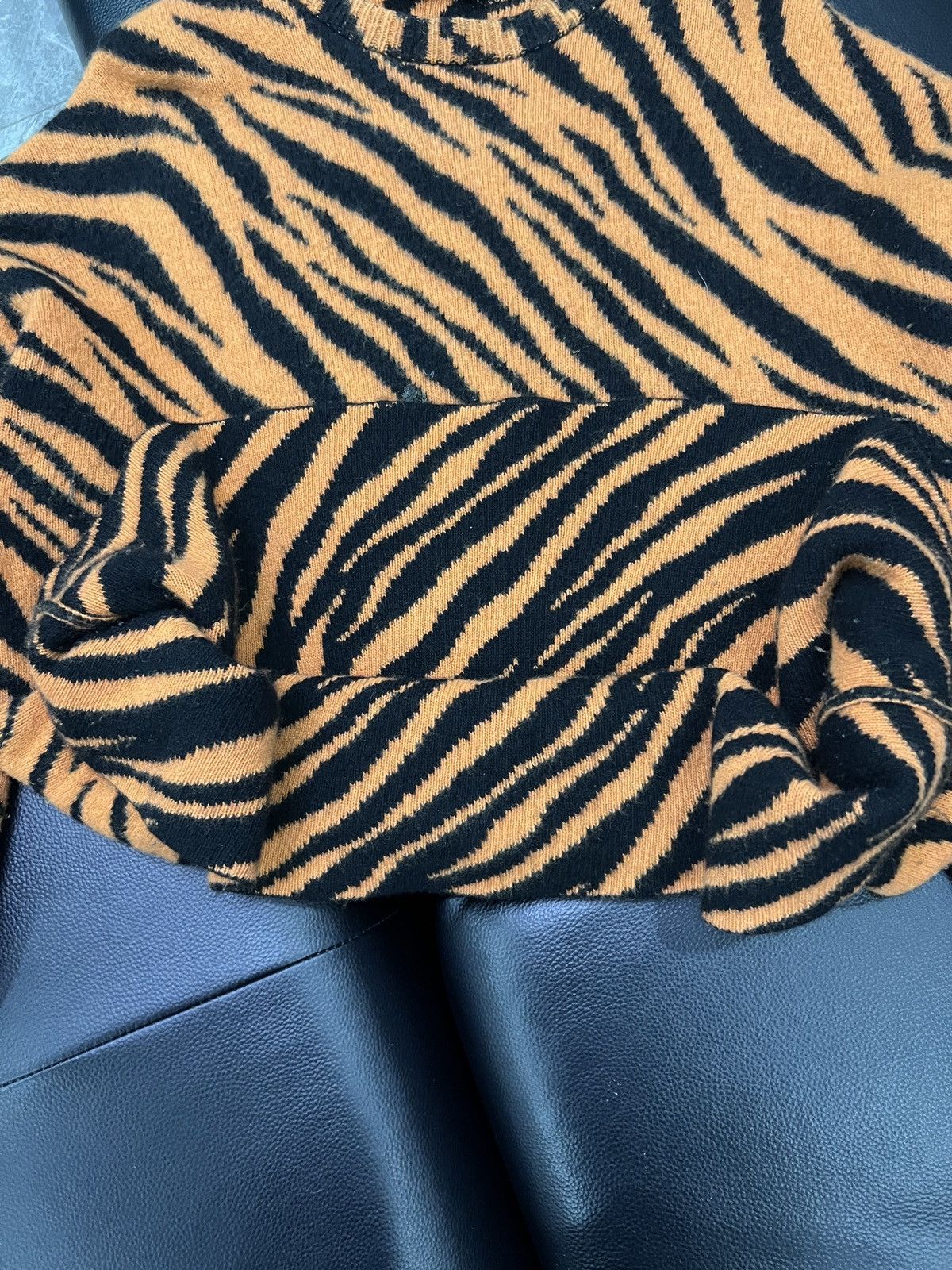 Balenciaga Balenciaga by Demna SS22 Year of the Tiger Tiger Print Cashm Size US S / EU 44-46 / 1 - 9 Thumbnail