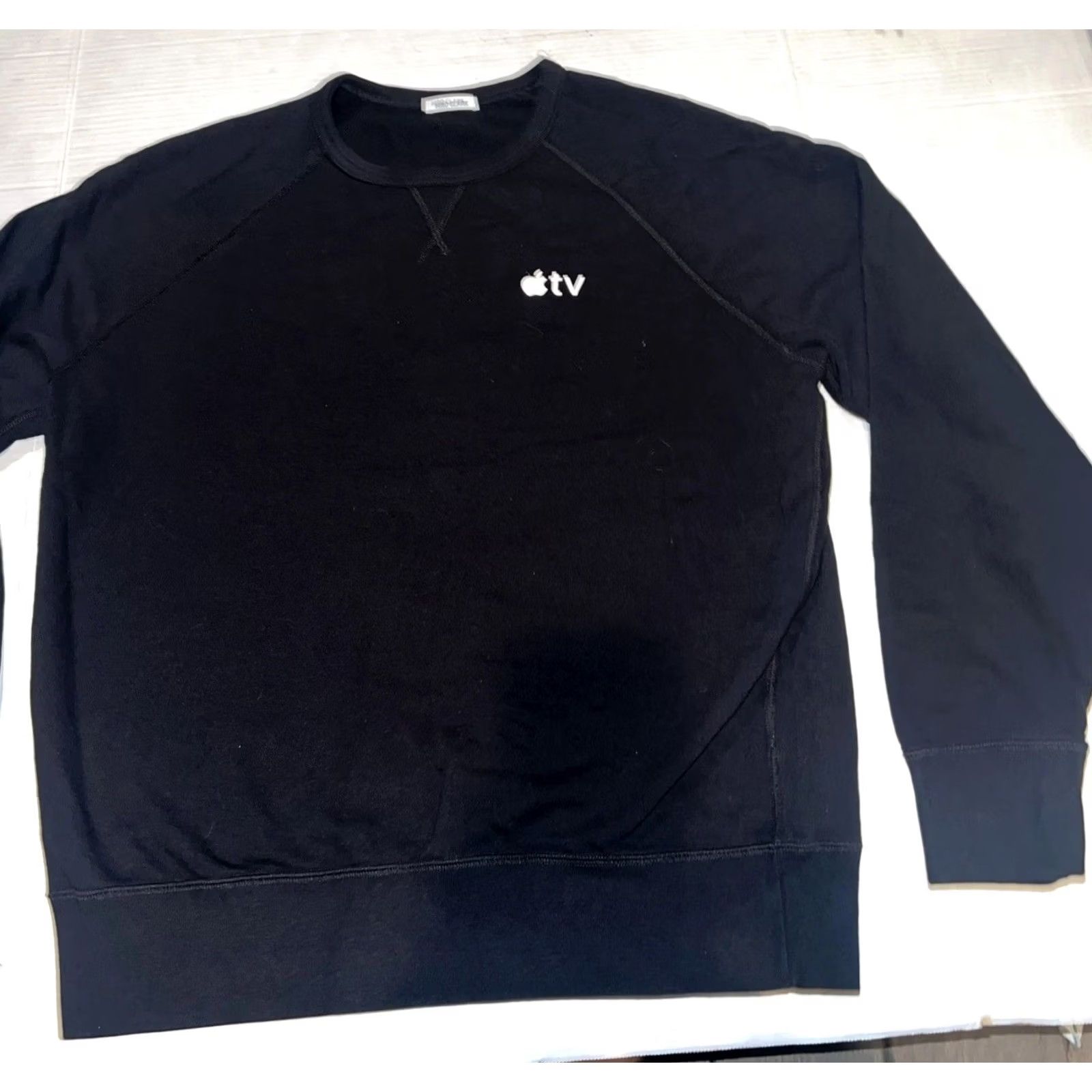 Apple VINTAGE Hiro Clark Sweatshirt Apple TV Logo Pullover Adult Large Black Crew Neck Hooded Pocket Logo All Seasons Womens/Mens Size US L / EU 52-54 / 3 - 3 Thumbnail