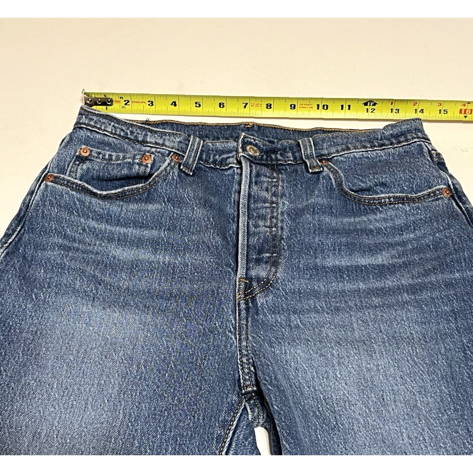 Levi's VINTAGE Levis 501 Jeans Womens 28x29 Blue Straight Button Fly Denim Casual Classic USA Womens Size 28" / US 6 / IT 42 - 3 Thumbnail