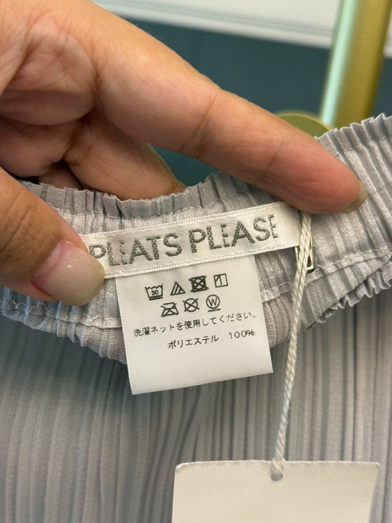 Issey Miyake Issey Miyake size:0 Light grey pleated pants Size 42" / US 20 - 4 Thumbnail