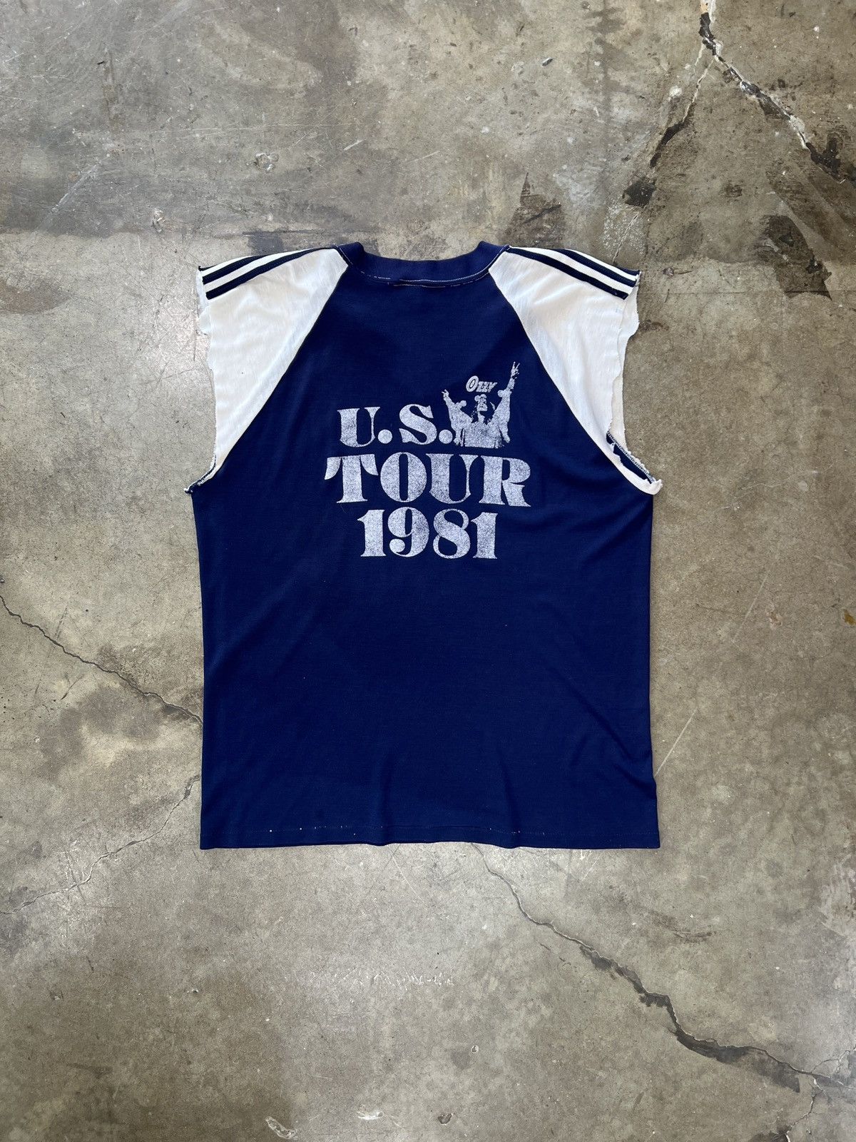 Band Tees Vintage 1981 Ozzy Osbourne Blizzard of Ozz Tour Tee Large Size US L / EU 52-54 / 3 - 5 Thumbnail