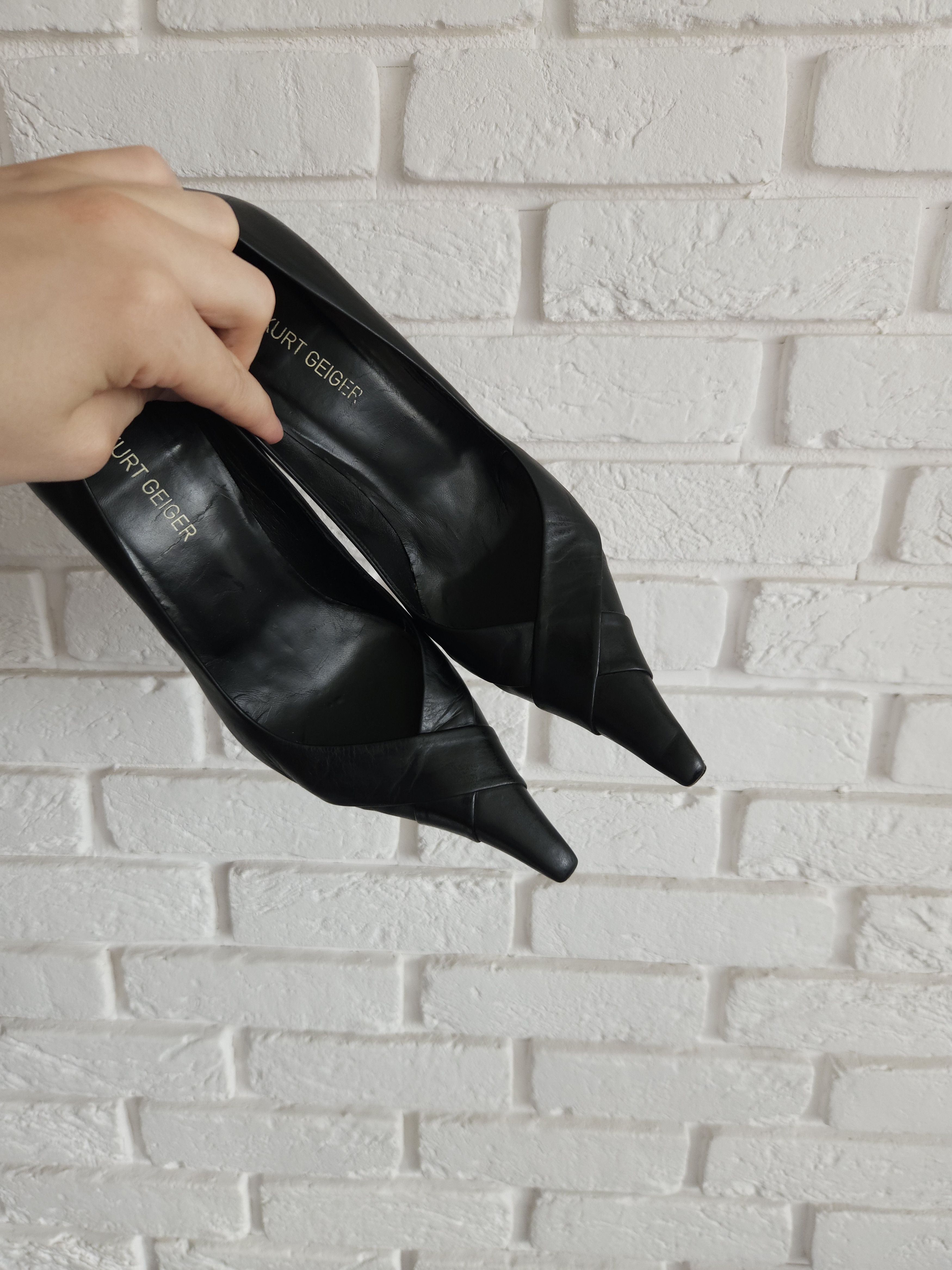 Leather Vintage Leather Black kitten Heels Kurt Geiger Size US 10 / IT 40 - 8 Thumbnail