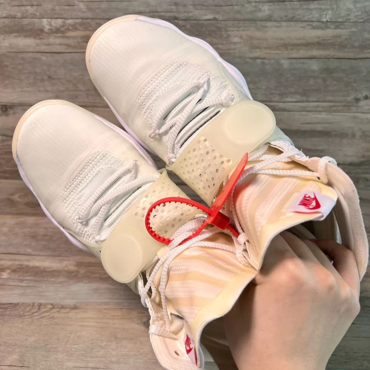 Nike Nike HD17 OW x The Ten AJ4578-100 44.5 9.7/10 no box Size US 10.5 / EU 43-44 - 5 Thumbnail