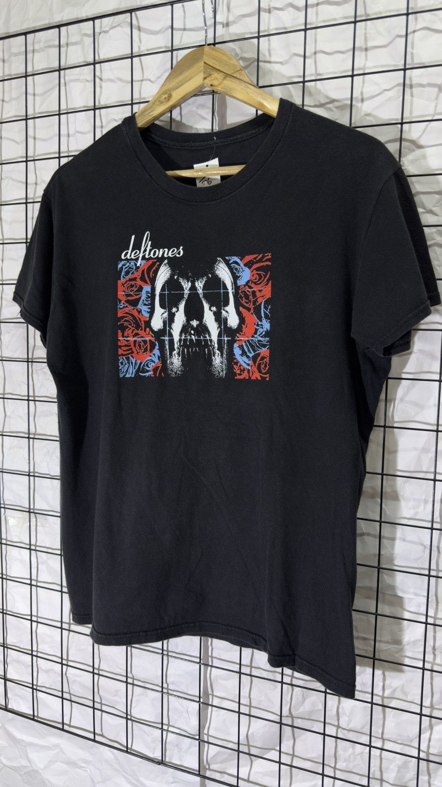 Band Tees Deftones band tee shirt Size US M / EU 48-50 / 2 - 3 Thumbnail
