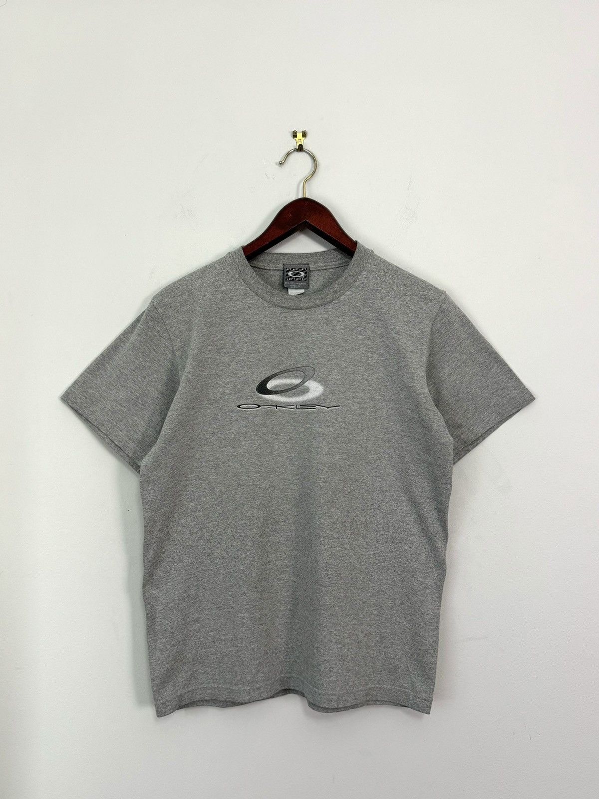 Oakley × Outdoor Life × Vintage Vintage Oakley Center Logo T