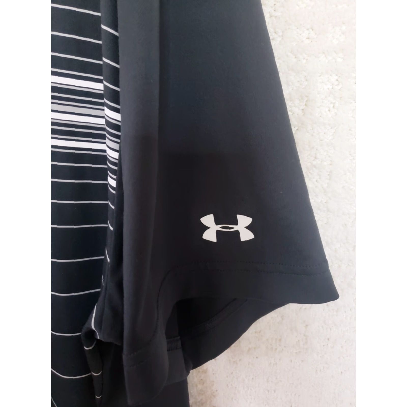 Under Armour Under Armour HeatGear Polo Shirt Mens XL Black White Chest Stripes Short Sleeve Golf Shirt Size US XL / EU 56 / 4 - 4 Thumbnail