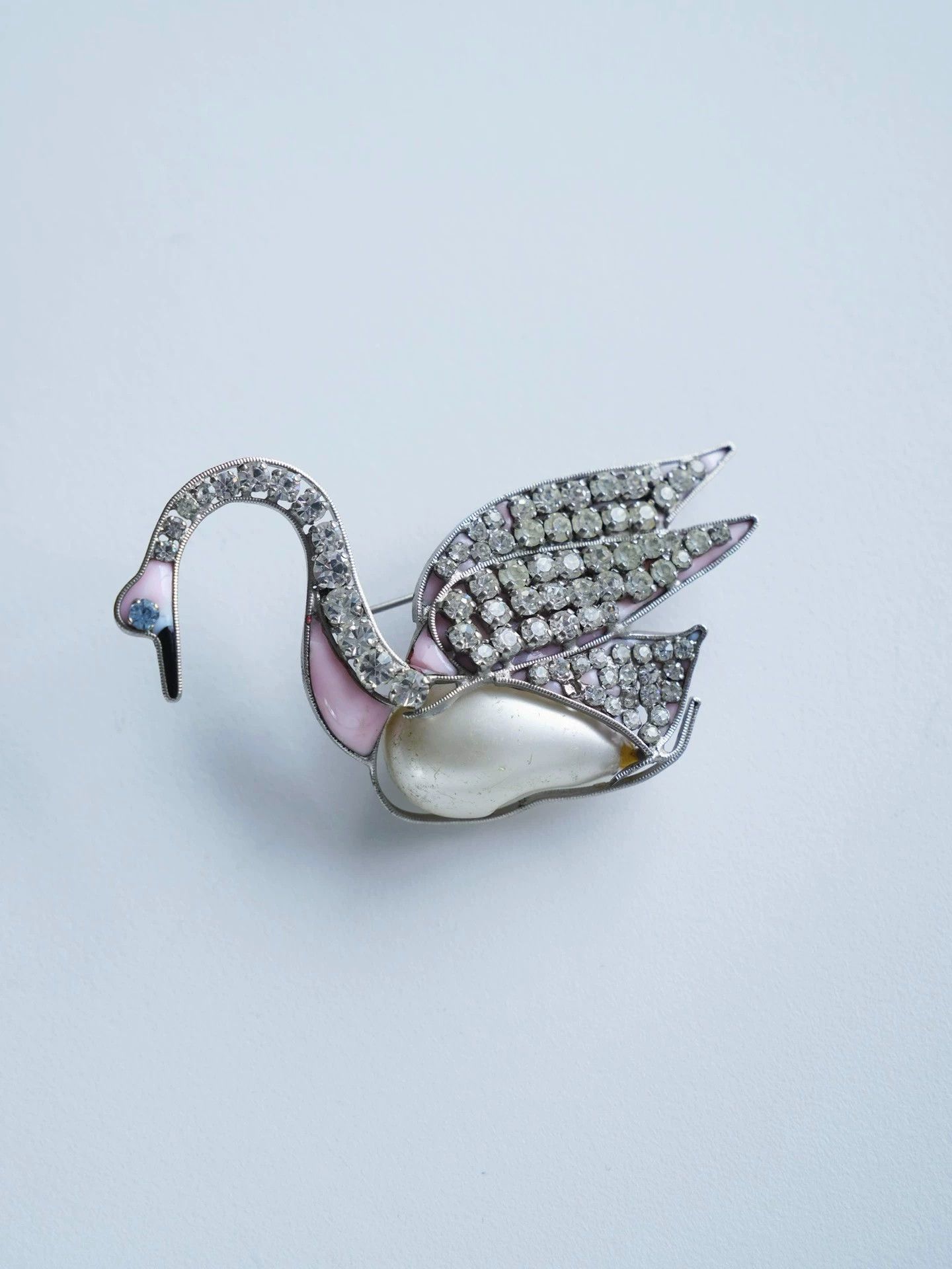 Other Gripoix 1960s French Swan Brooch - Pink Glass, Pearl Size ONE SIZE - 1 Thumbnail