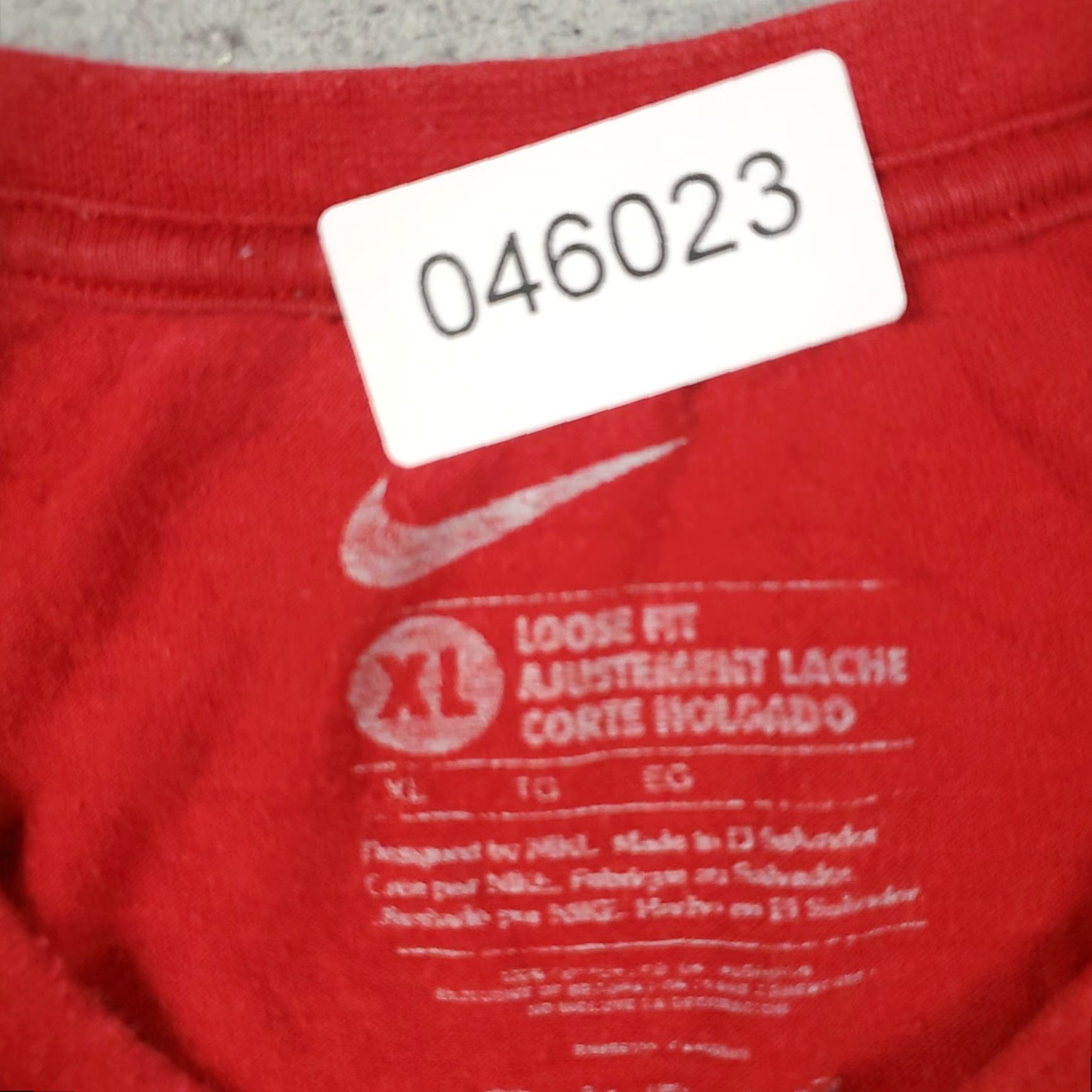 Nike Nike T-Shirt Mens XL Red Swoosh Casual Short Sleeve Adult Shirt Size US XL / EU 56 / 4 - 6 Thumbnail
