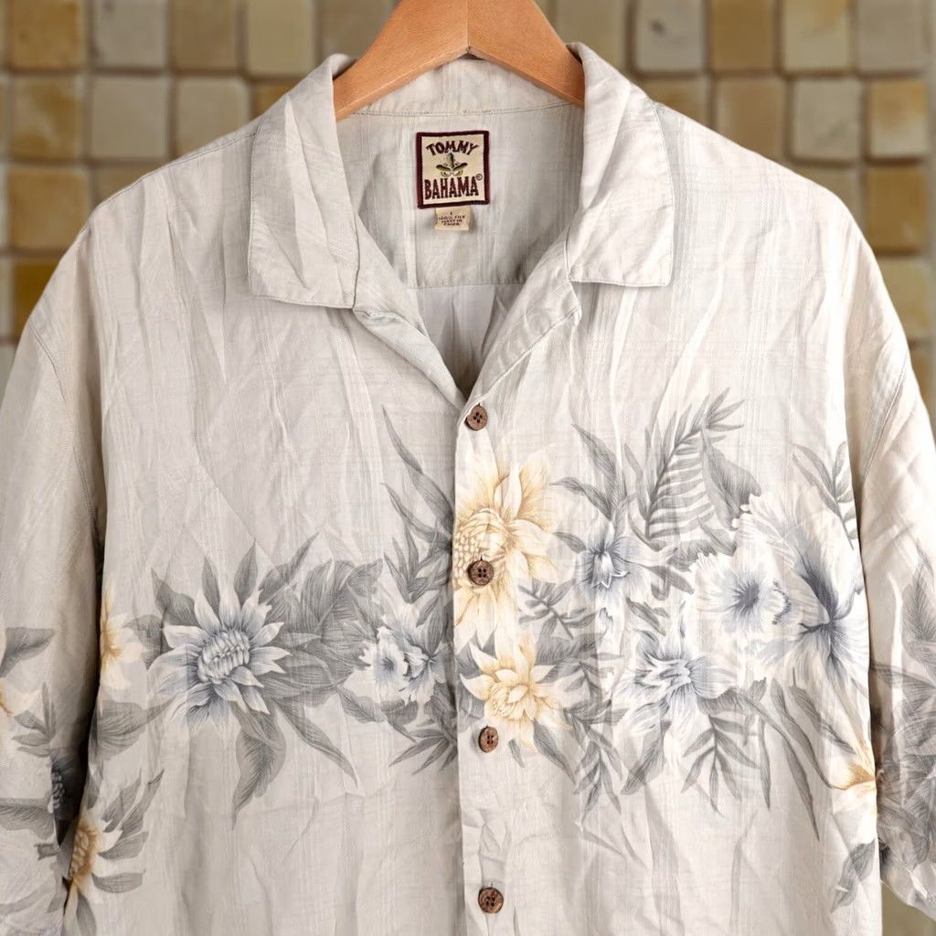 Tommy Bahama Tommy Bahama Mens Silk Beige Shirt Floral Hawaiian Button-Up Short Sleeve Size US L / EU 52-54 / 3 - 1 Thumbnail