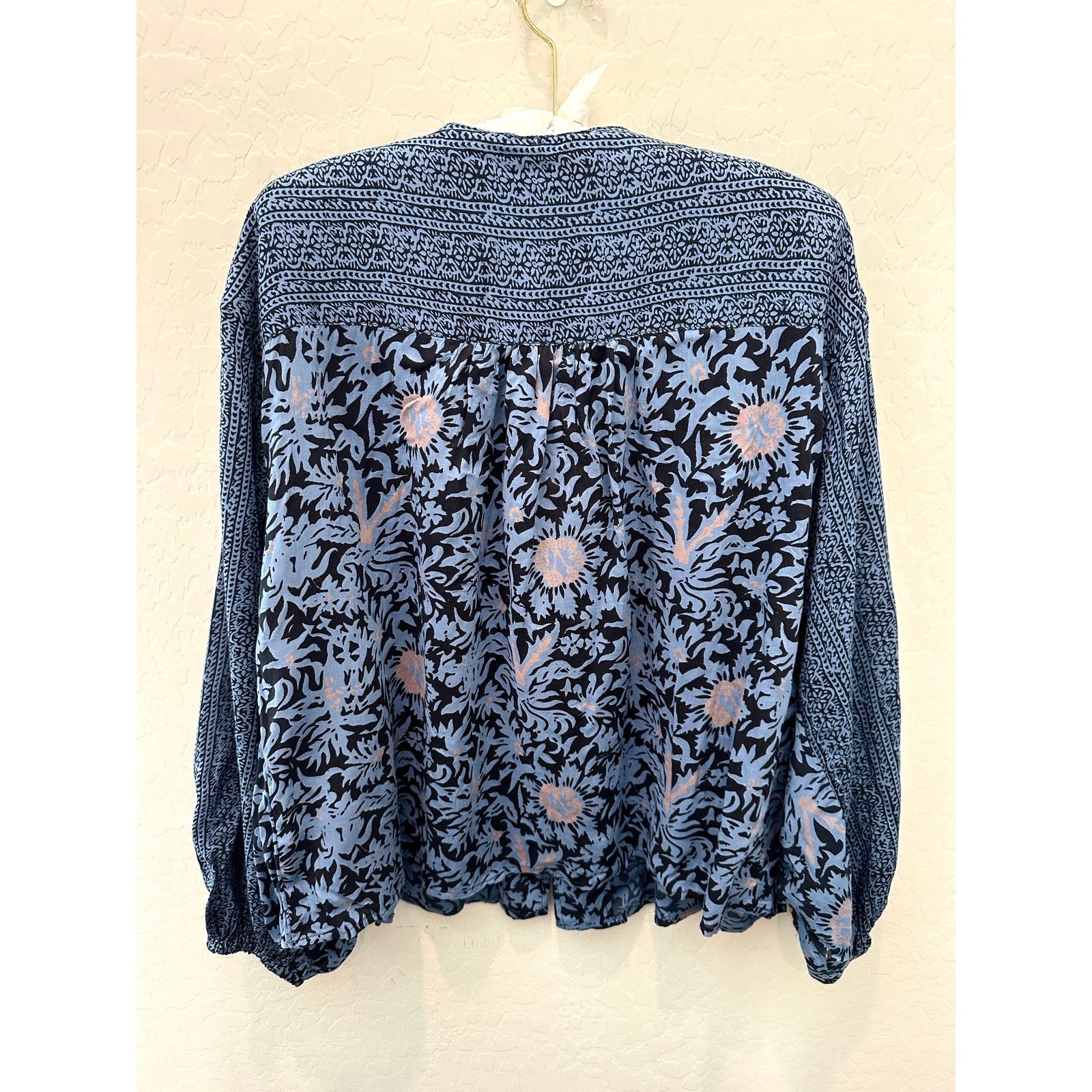 Free People FREE PEOPLE | Blue Boho Floral Peasant Oversized Open Blouse Size M / US 6-8 / IT 42-44 - 4 Thumbnail