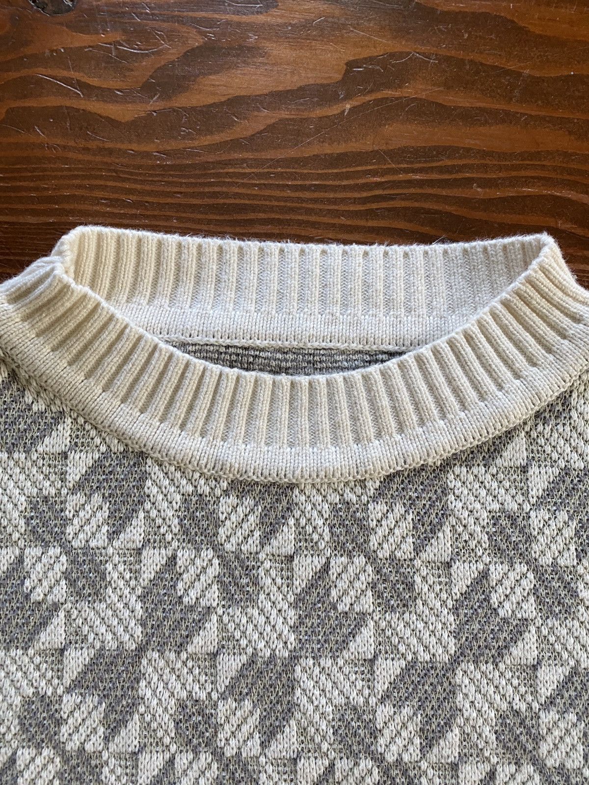 Vintage Vintage 90’s Geometric Pattern White & Grey Knit Sweater Size US M / EU 48-50 / 2 - 4 Thumbnail