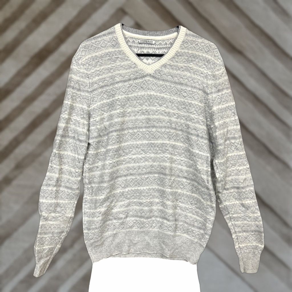 Vintage Cashmere Blend Mens Sweater Gray V-Neck Wool Long Sleeve L Knit Pullover Casual Workwear Winter Fall Mens Size US L / EU 52-54 / 3 - 1 Thumbnail