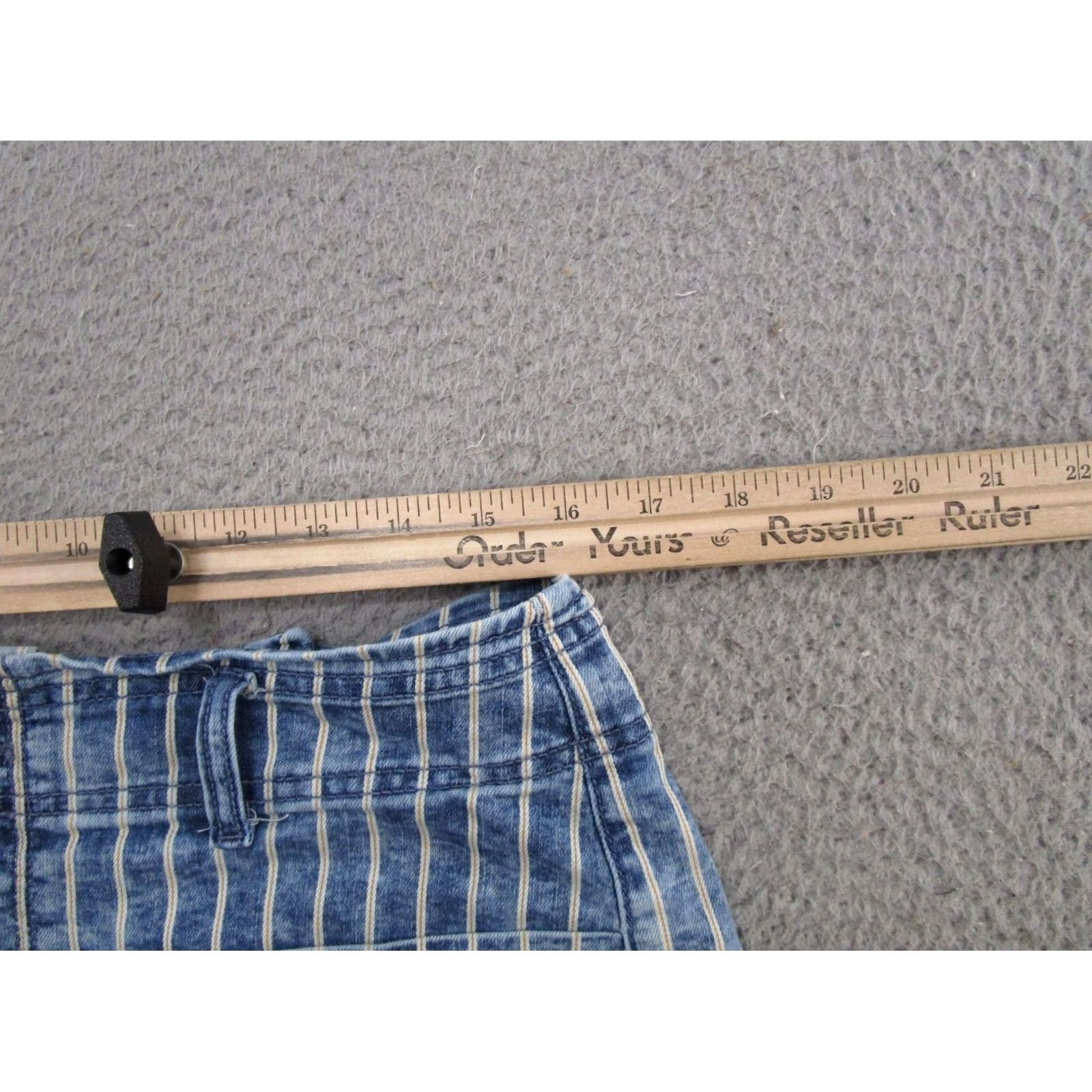 American Eagle Outfitters American Eagle Outfitters Blue Striped High Rise Mom Shorts Womens Size 14 Belted Cotton Denim Shorts Woman 14 Vintage: No Womens Size 36" / US 14 / IT 50 - 4 Thumbnail
