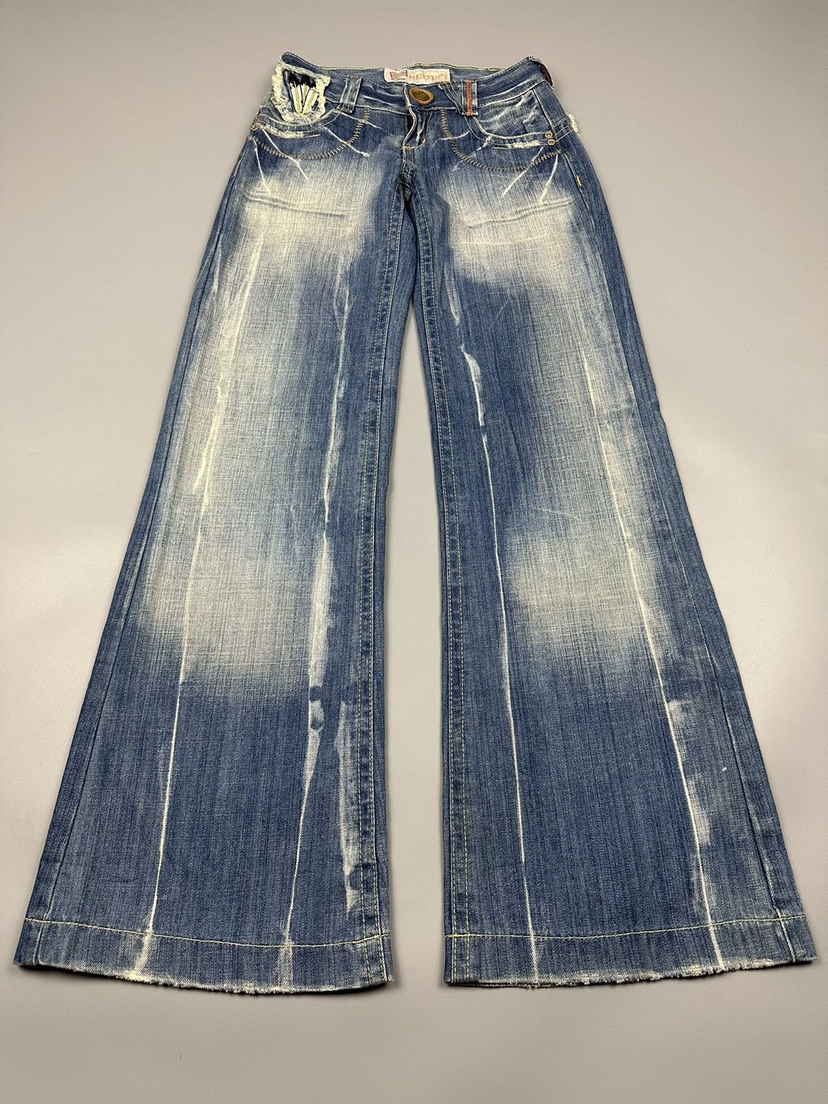 If Six Was Nine 🔥Flared🔥Vintage Red Pepper Embroidered Acidwash Flared Denim Size US 26 / EU 42 - 3 Thumbnail