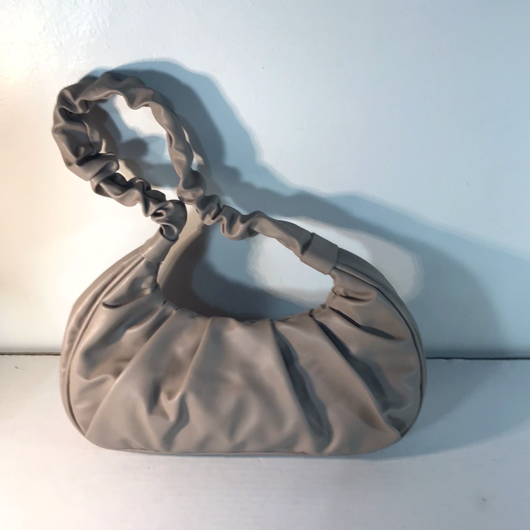 Vintage VINTAGE Olivia & Kate Shoulder Bag Women's Small Faux Leather Purse with Purple Flower Appliqués, Beige, Floral, Casual & Party Size ONE SIZE - 2 Thumbnail