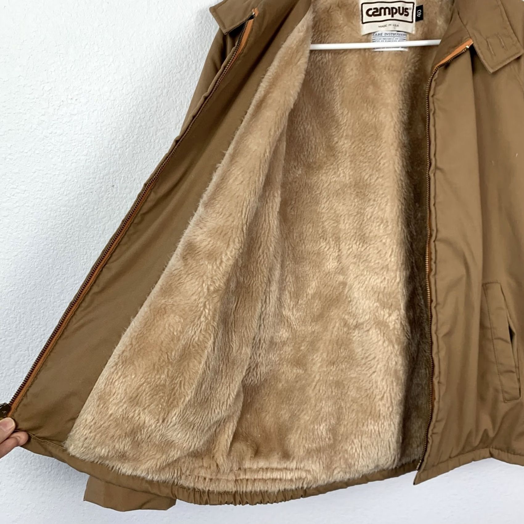 Vintage VINTAGE Campus Bomber Shirt Mens Tan Brown 70s Faux Fur Lined Made in USA 40 Regular Cozy Casual Size US XXS / EU 40 - 7 Thumbnail