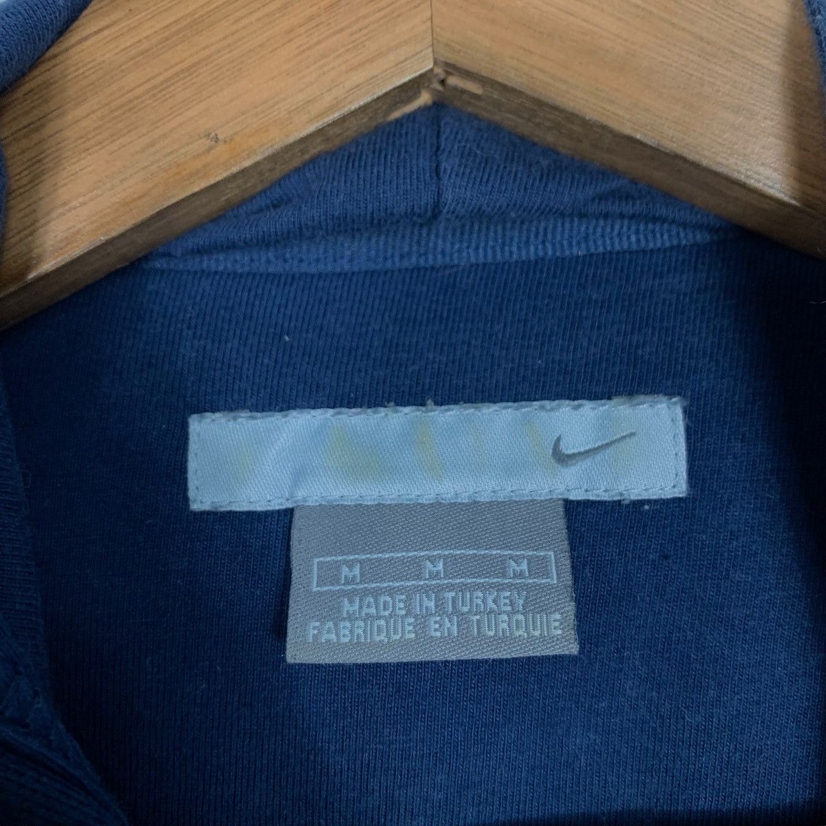 Nike Y2k Vintage NIKE Swoosh Logo Pullover Hoodies #3588-C164 Size US M / EU 48-50 / 2 - 10 Thumbnail