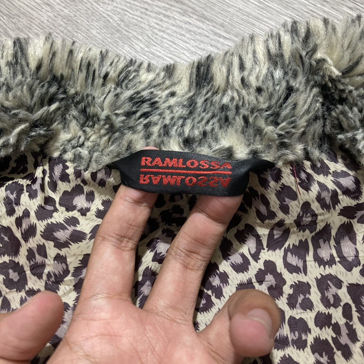 If Six Was Nine 2000s Ramlossa Puffer Inner Leopard Motif Vest Red Lgb Size US L / EU 52-54 / 3 - 12 Thumbnail