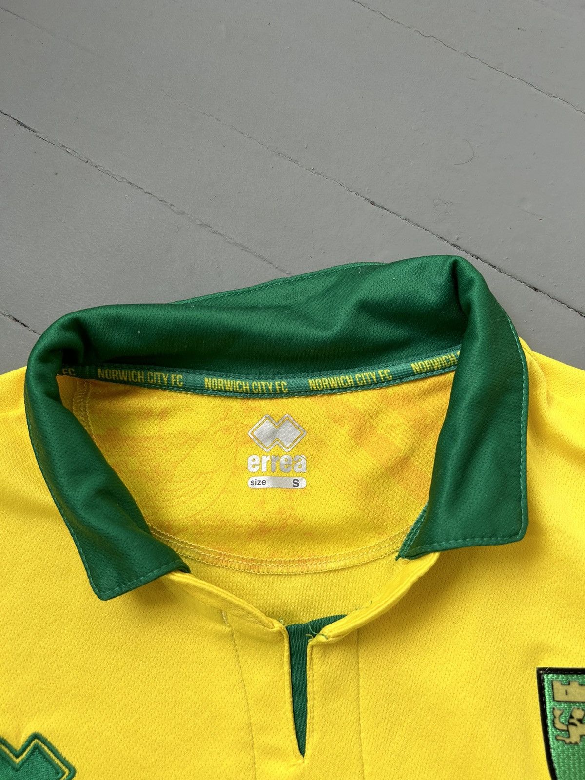 Errea Errea FC Norwich city England soccer jersey Size US S / EU 44-46 / 1 - 5 Thumbnail