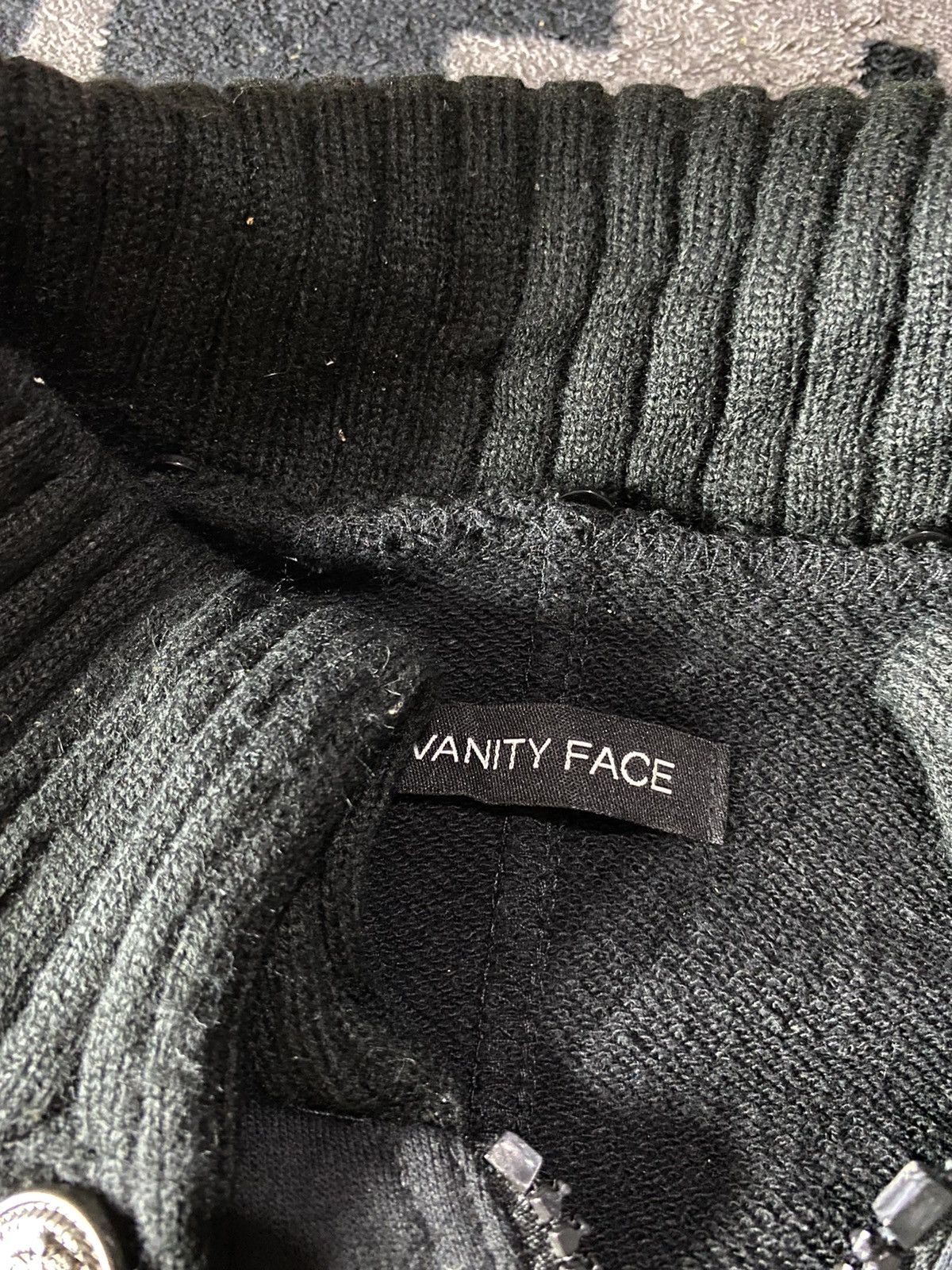 PPFM Japanese Vanity Face multi zip bondage style Size US M / EU 48-50 / 2 - 6 Thumbnail