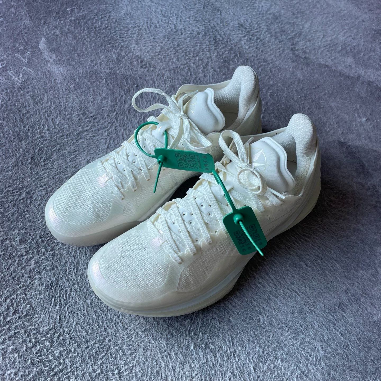 Li-Ning Li-Ning White Lowtop Sneakers 43.5 Men Size US 10.5 / EU 43-44 - 1 Thumbnail