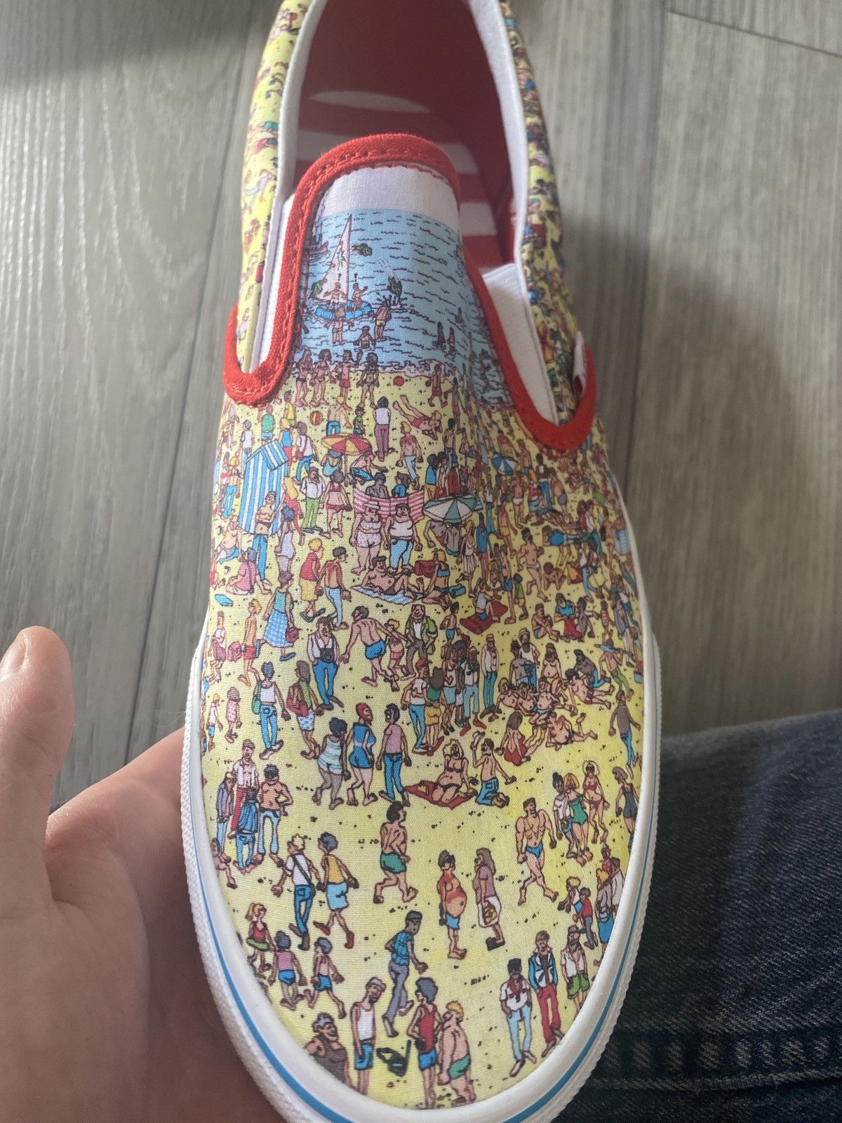 Vans (Where’s Waldo) beach colour way Size US 10.5 / EU 43-44 - 8 Thumbnail