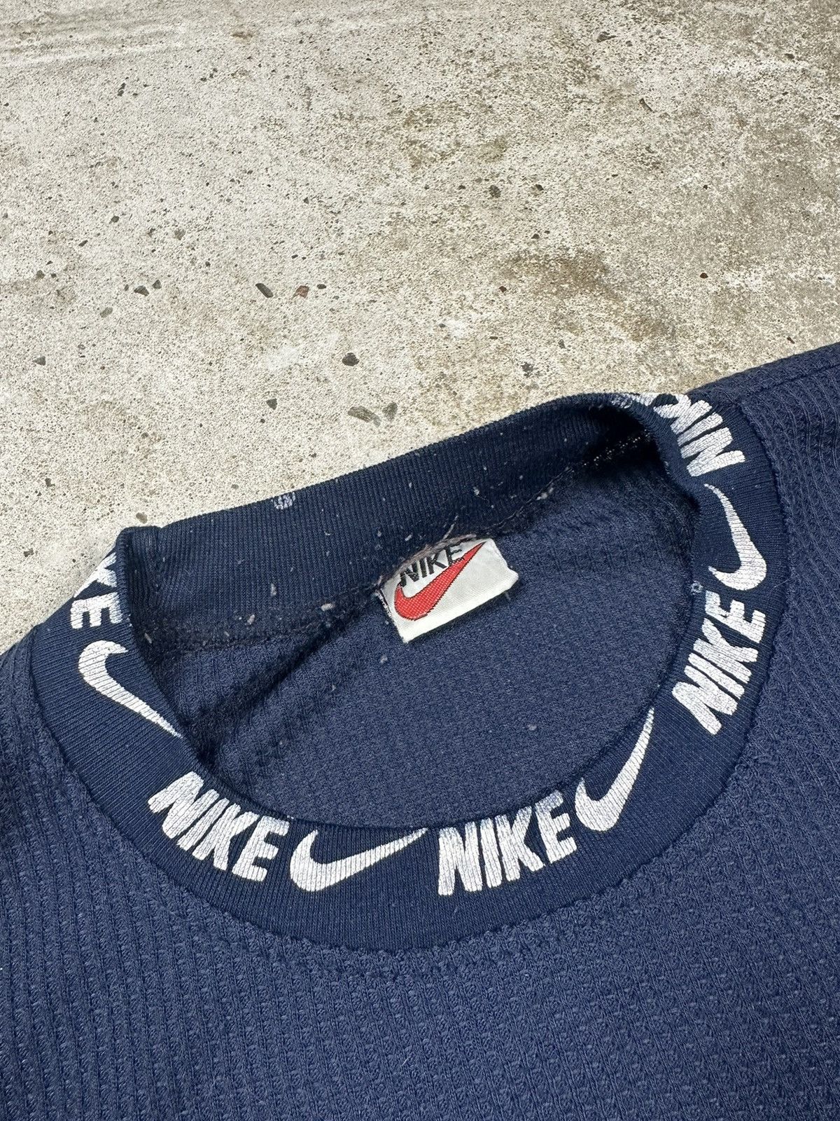 Nike ‼️ Rare Vintage Nike Swoosh Spell Out 90s Multi Navy Tee Size US L / EU 52-54 / 3 - 10 Thumbnail