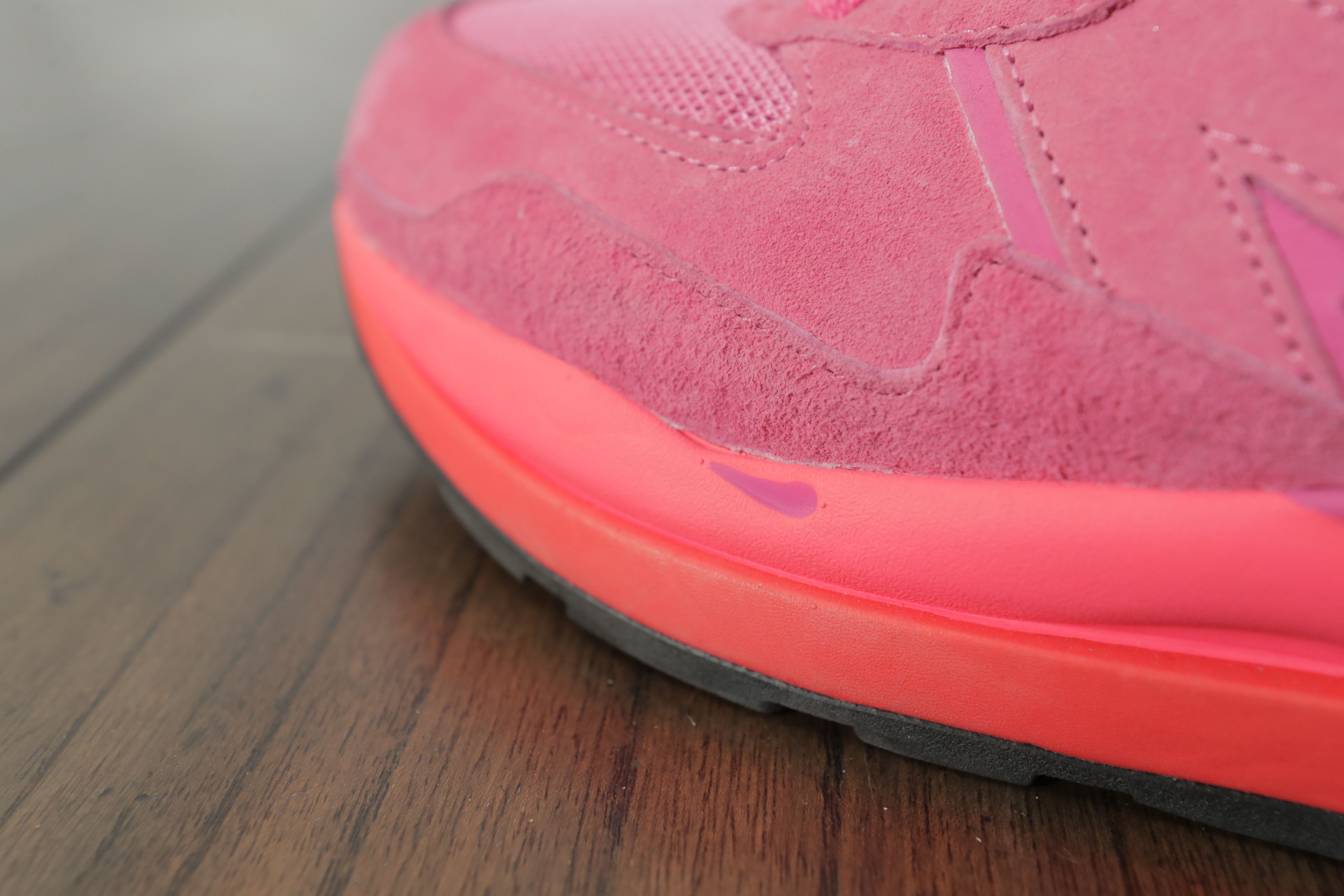New Balance New Balance 57/40 Valentine's Day (2021) (9.5) Size US 9.5 / EU 42-43 - 9 Thumbnail